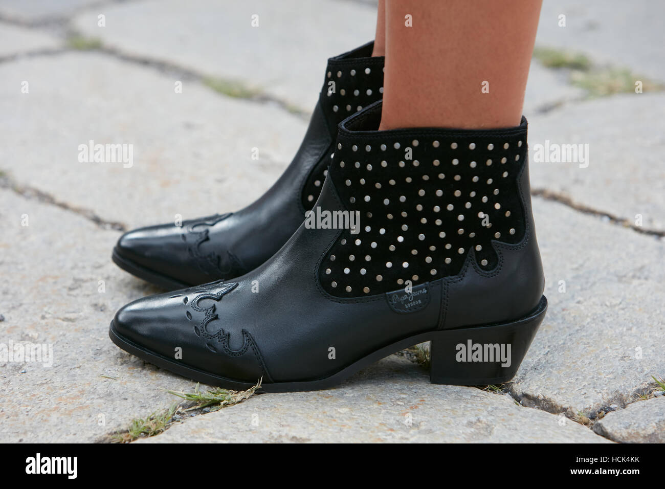 Cowboy boots street hi-res stock photography and images - Alamy