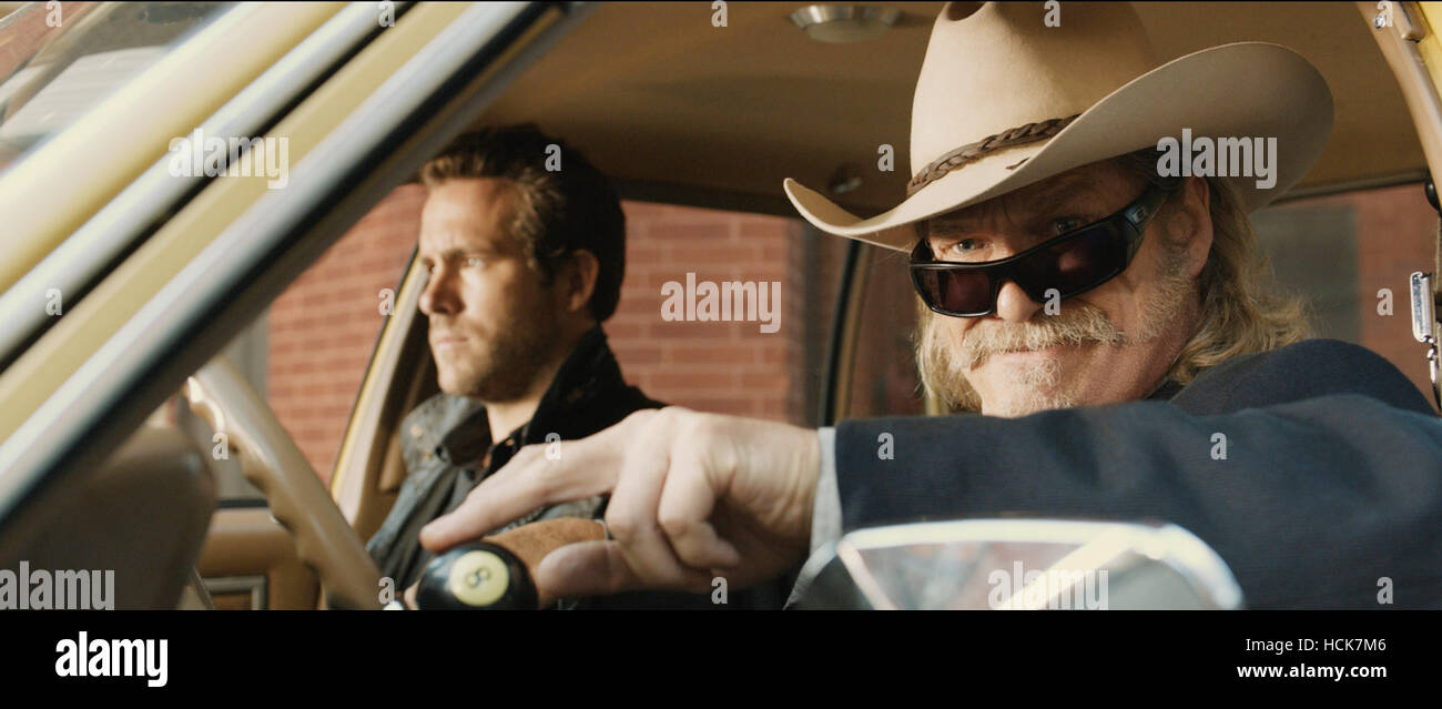 R.I.P.D., from left: Ryan Reynolds, Jeff Bridges, 2013. ©Universal ...