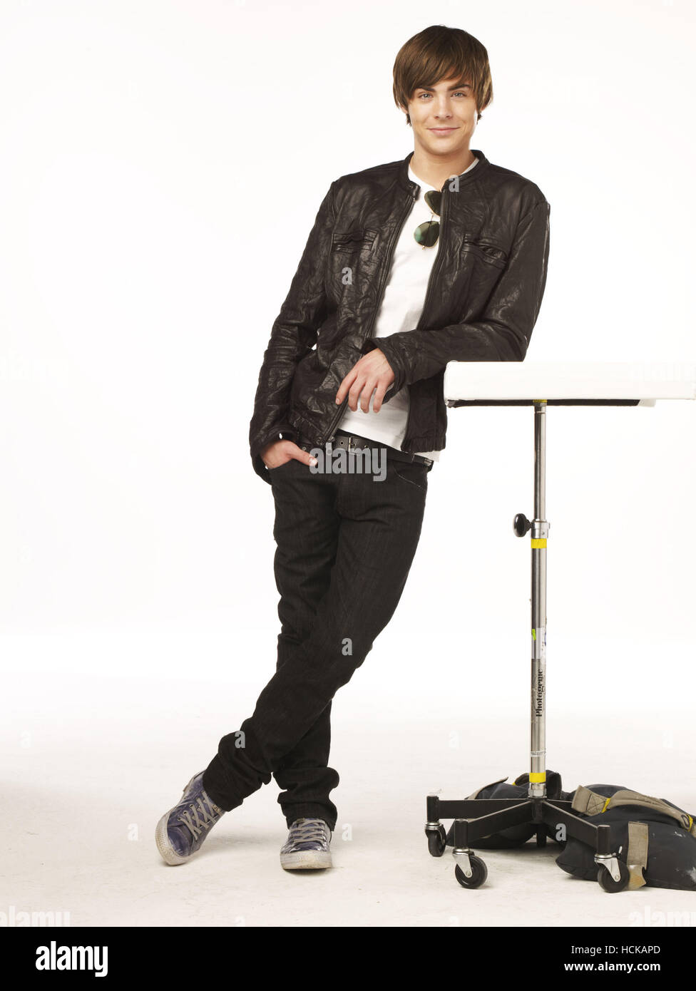 17 AGAIN, (aka SEVENTEEN AGAIN), Zac Efron, 2009. ©New Line/Courtesy