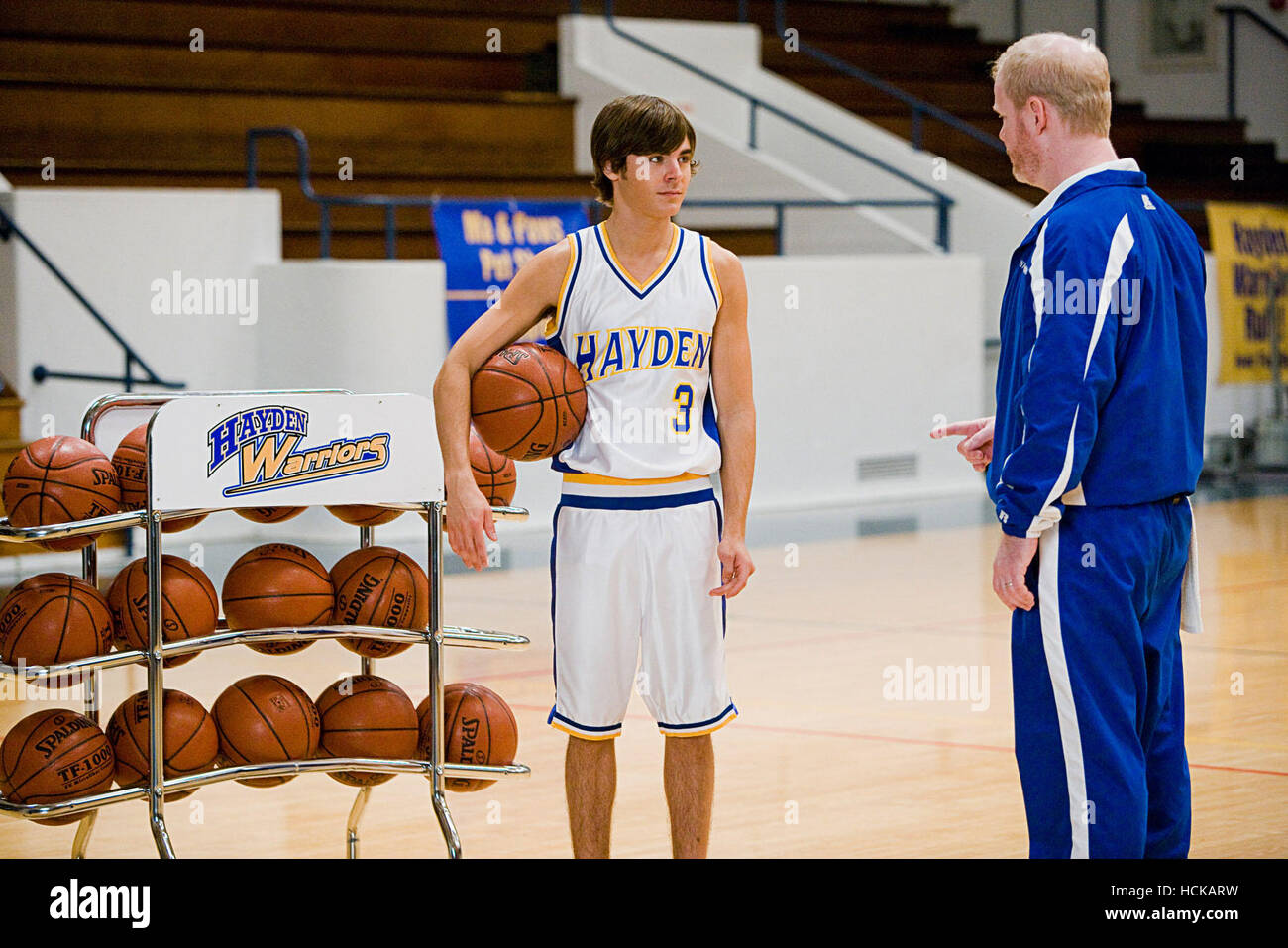 17 AGAIN, (aka SEVENTEEN AGAIN), from left: Zac Efron, Jim Gaffigan, 2009.  ©New Line/courtesy Everett Collection Stock Photo - Alamy