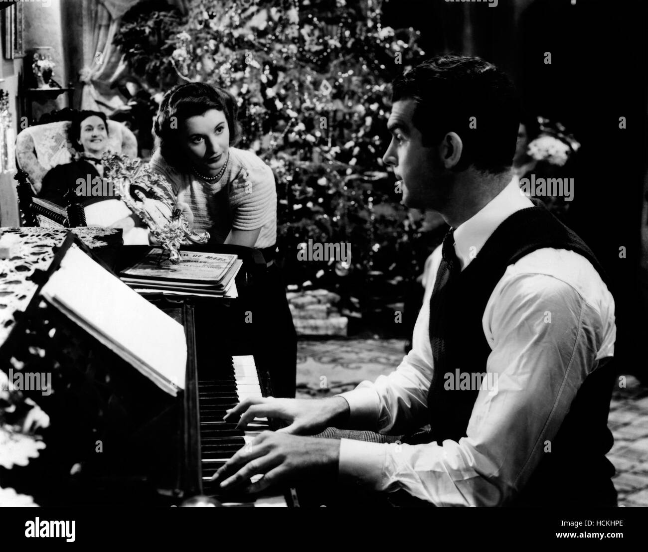 REMEMBER THE NIGHT, Beulah Bondi, Barbara Stanwyck, Fred MacMurray ...