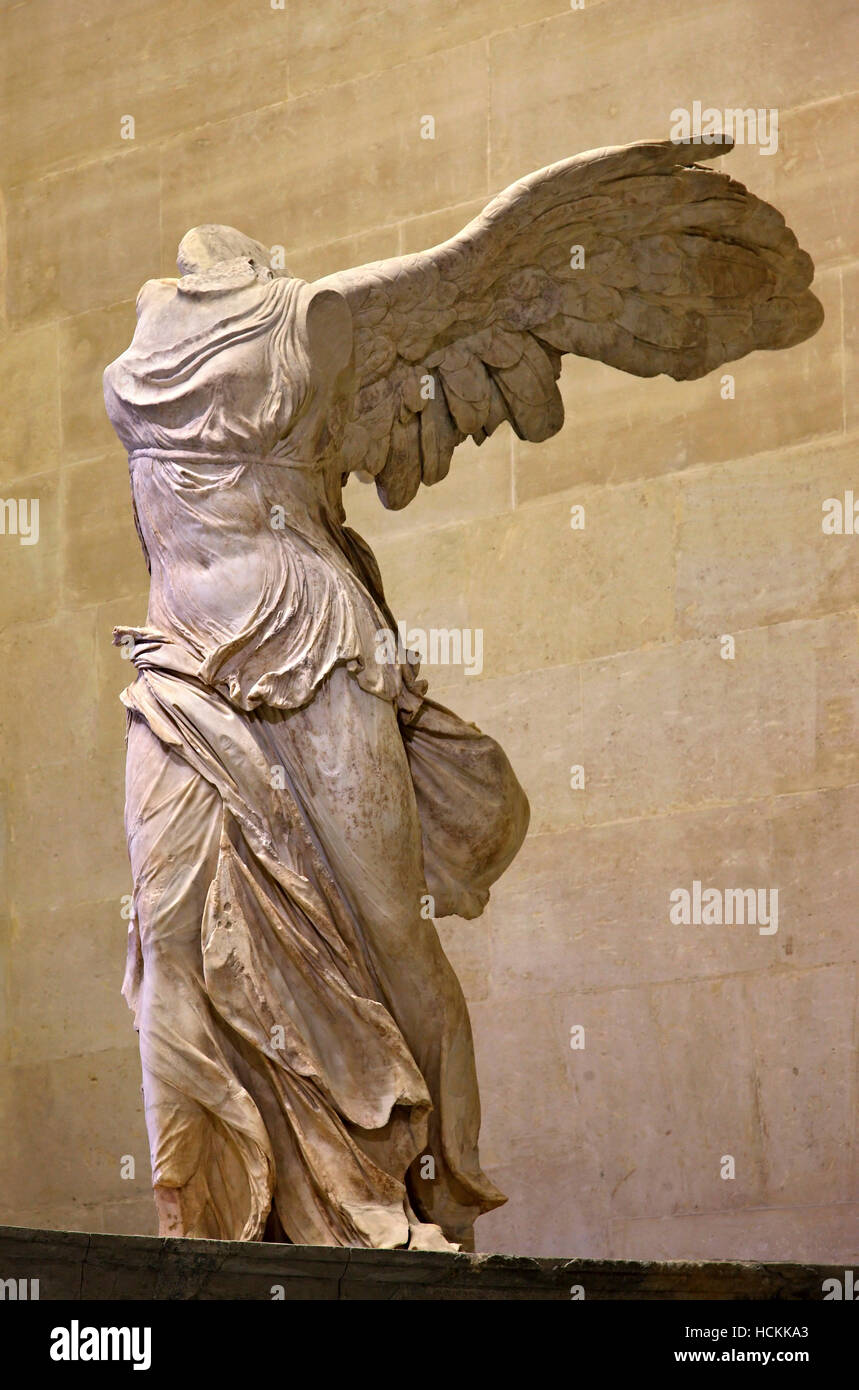 Winged victory louvre hi-res stock photography and images - Alamy
