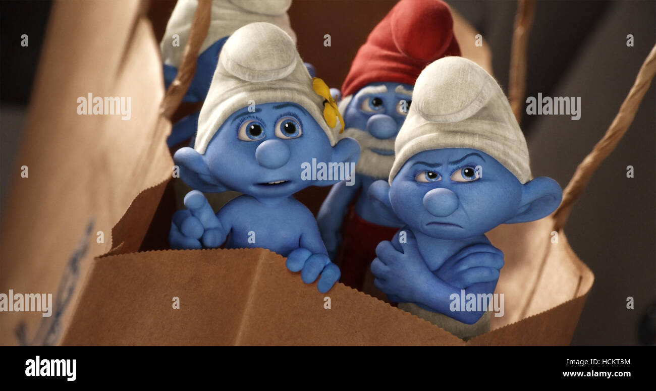 THE SMURFS 2, from left: Vanity Smurf (voice: John Oliver), Papa Smurf  (voice: Jonathan Winters), Grouchy Smurf (voice: George Stock Photo - Alamy