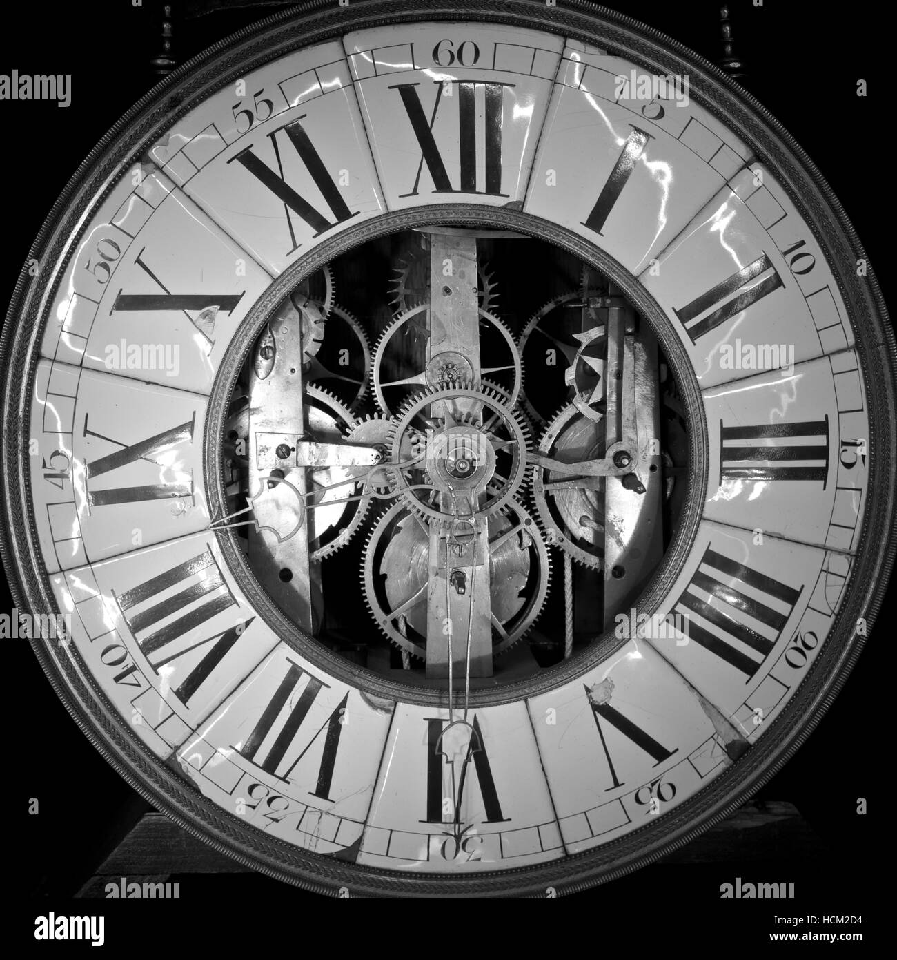 Skeleton grandfather clock face Stock Photo: 128289424 - Alamy
