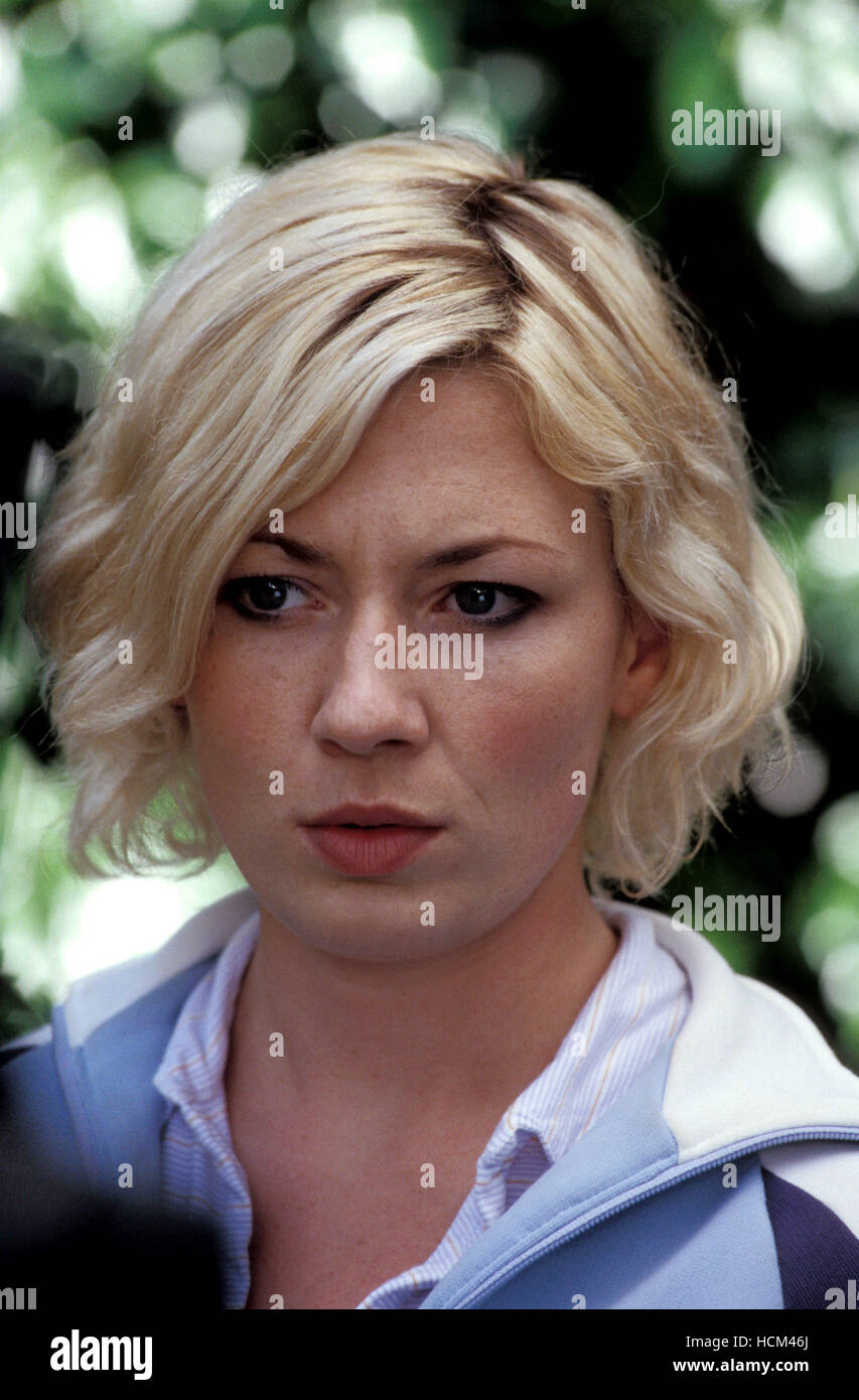 SHAUN OF THE DEAD, Kate Ashfield, 2004, (c) Rogue Pictures/courtesy Everett Collection Stock