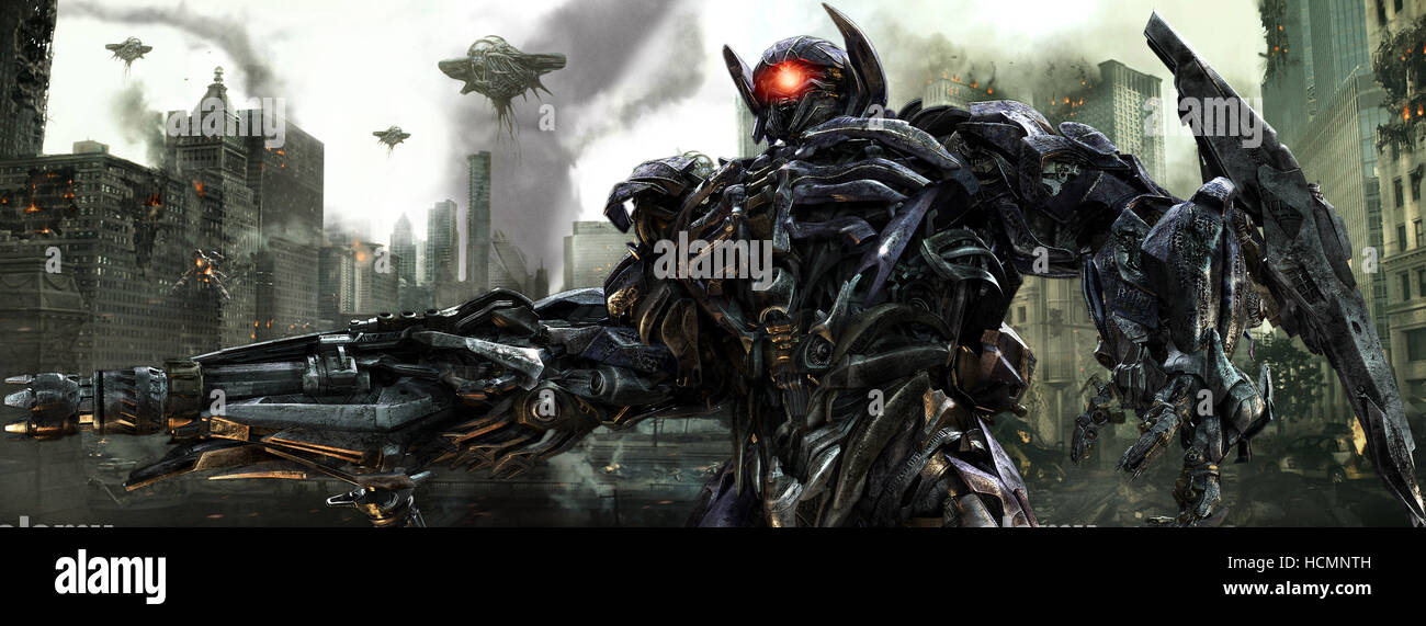 TRANSFORMERS DARK OF THE MOON, 2011. ©Paramount Pictures/courtesy Everett Collection Stock