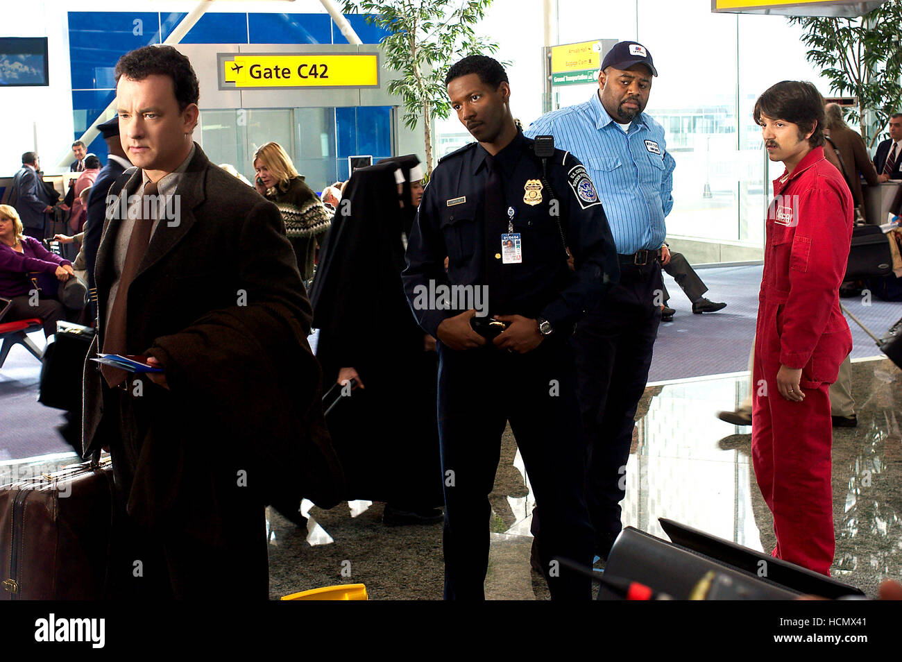 THE TERMINAL, Tom Hanks, Chi McBride, Diego Luna, 2004, (c) DreamWorks ...