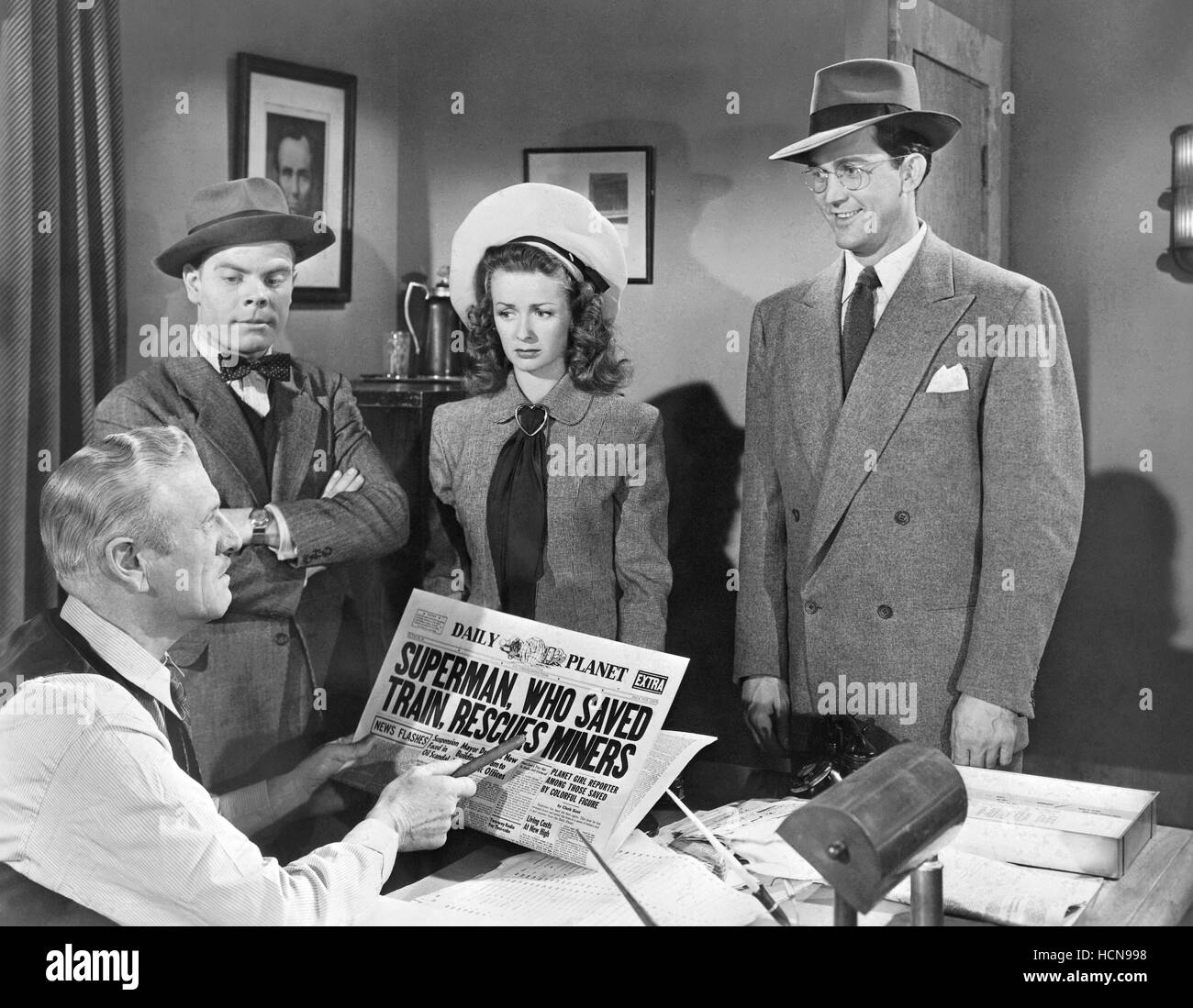 SUPERMAN, standing from left: Tommy Bond, Noel Neill, Kirk Alyn, Pierre  Watkin (seated), 1948 Stock Photo - Alamy