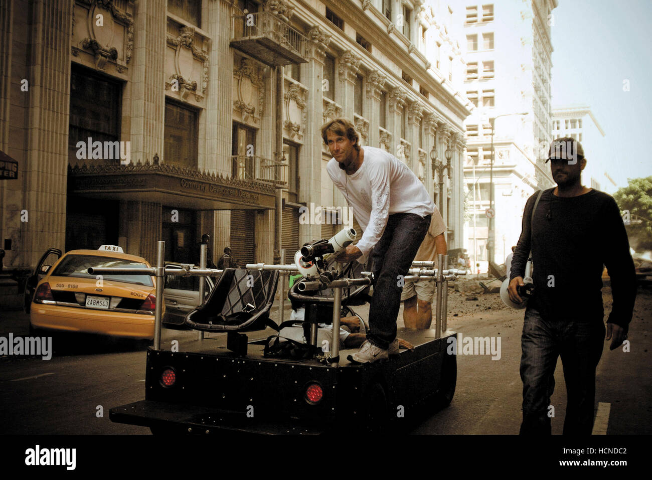 TRANSFORMERS, director Michael Bay (left), on set, 2007. ©Paramount/courtesy Everett Collection