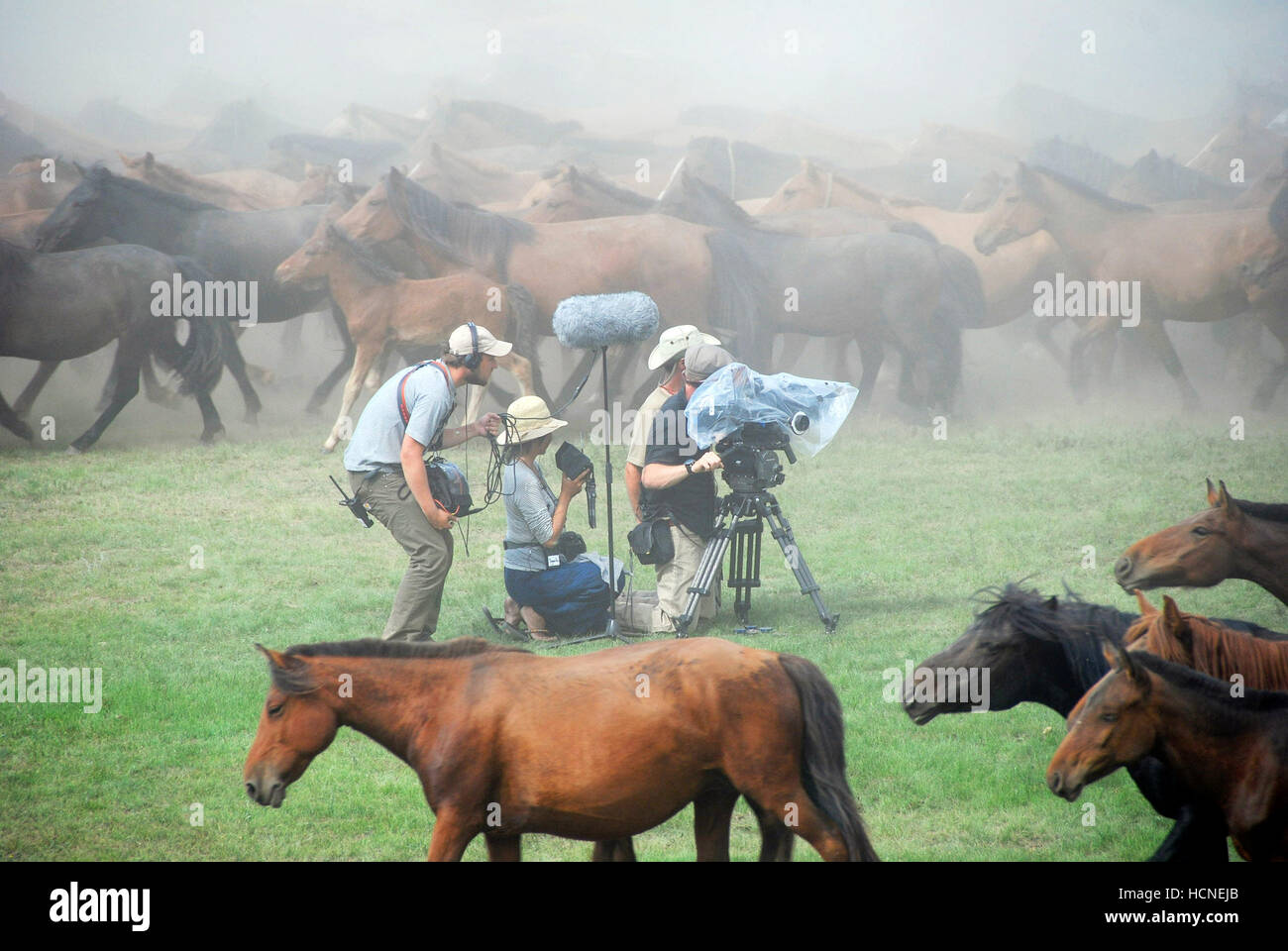 TWO HORSES OF GENGHIS KHAN, (aka DAS LIED VON DEN ZWEI PFERDEN), on set