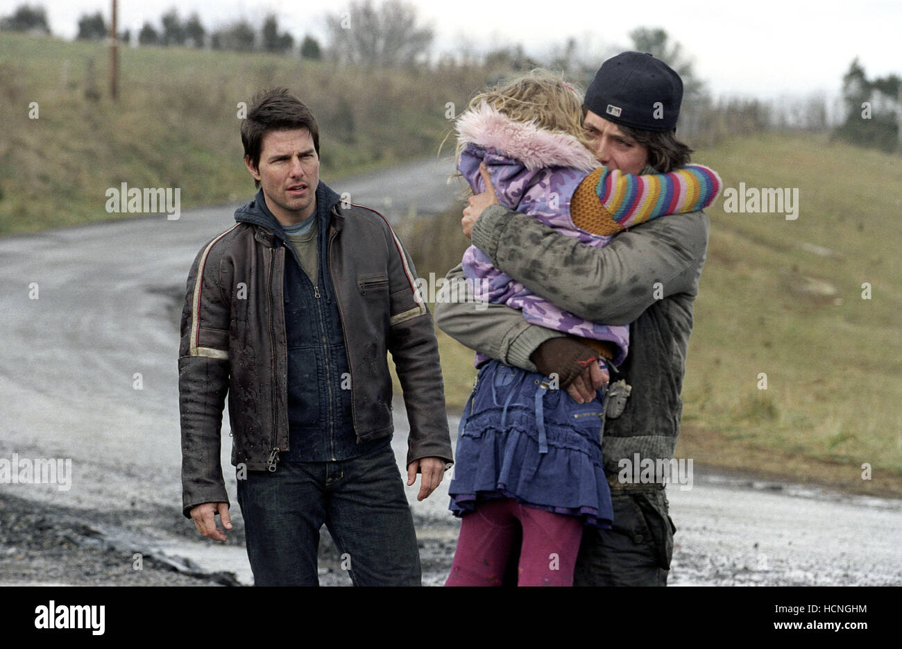 WAR OF THE WORLDS, Tom Cruise, Dakota Fanning, Justin Chatwin, 2005, (c