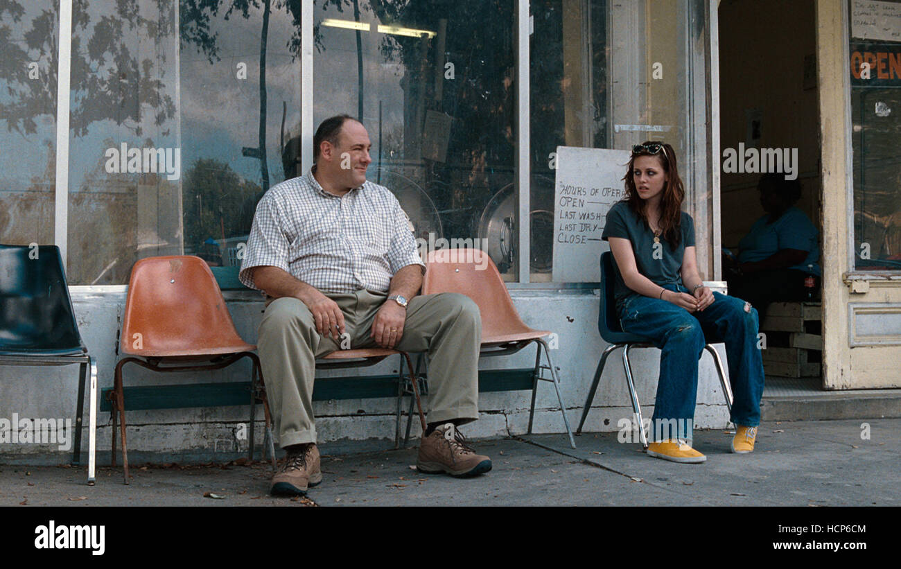 TO THE RILEYS, from left James Gandolfini, Kristen Stewart