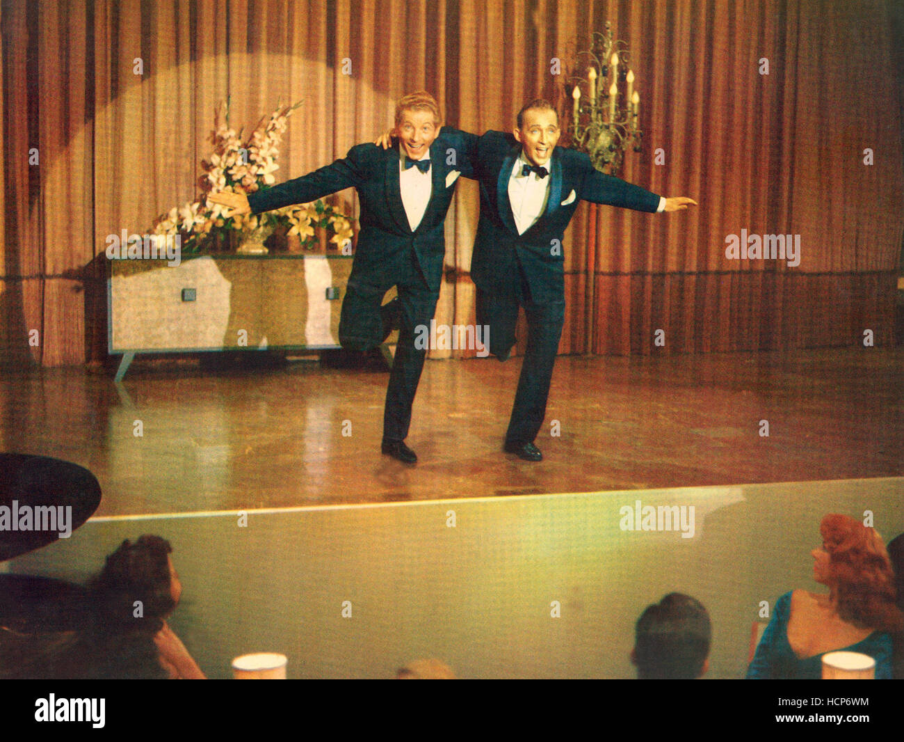 WHITE CHRISTMAS, Danny Kaye, Bing Crosby, 1954 dancing on stage Stock Photo