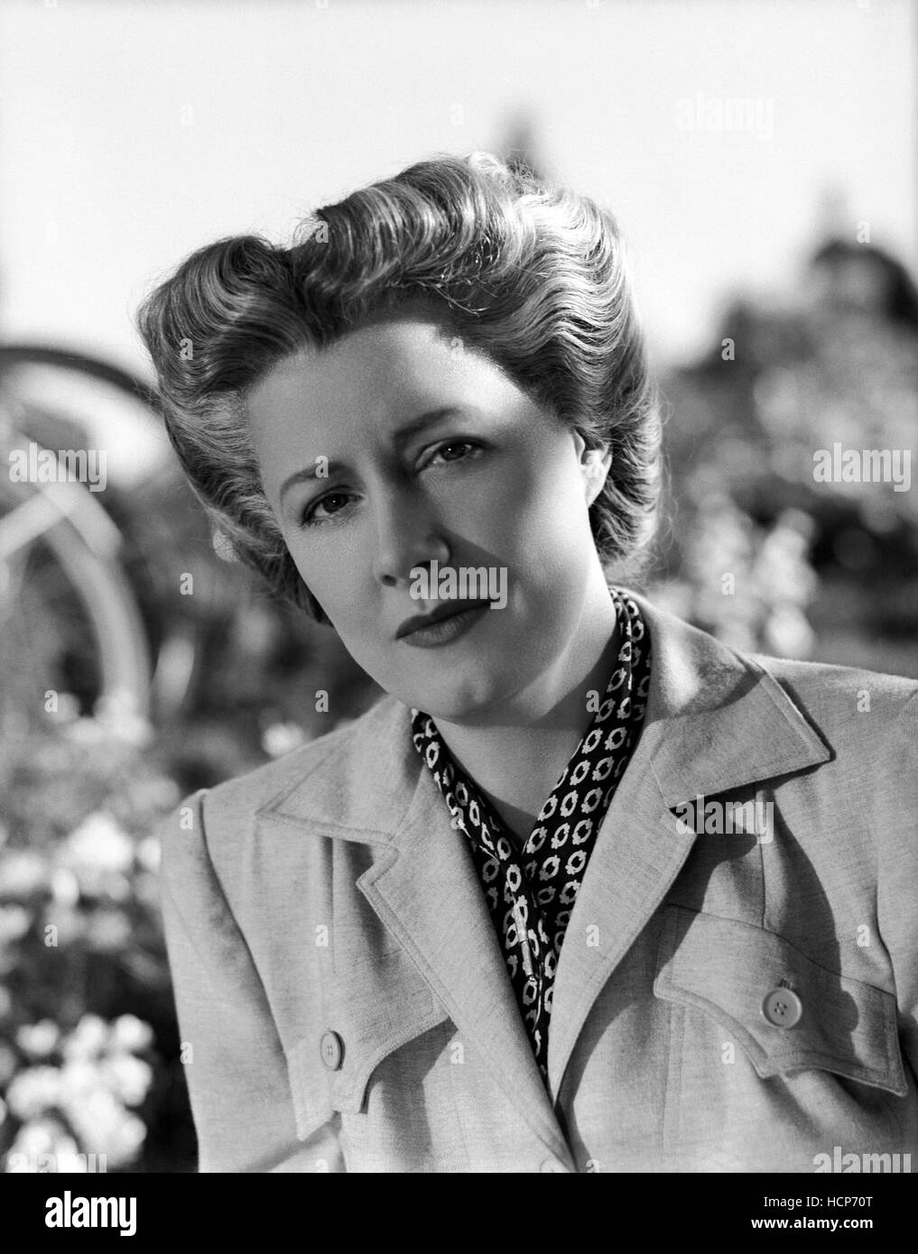 THE WHITE CLIFFS OF DOVER, Irene Dunne, 1944 Stock Photo Alamy