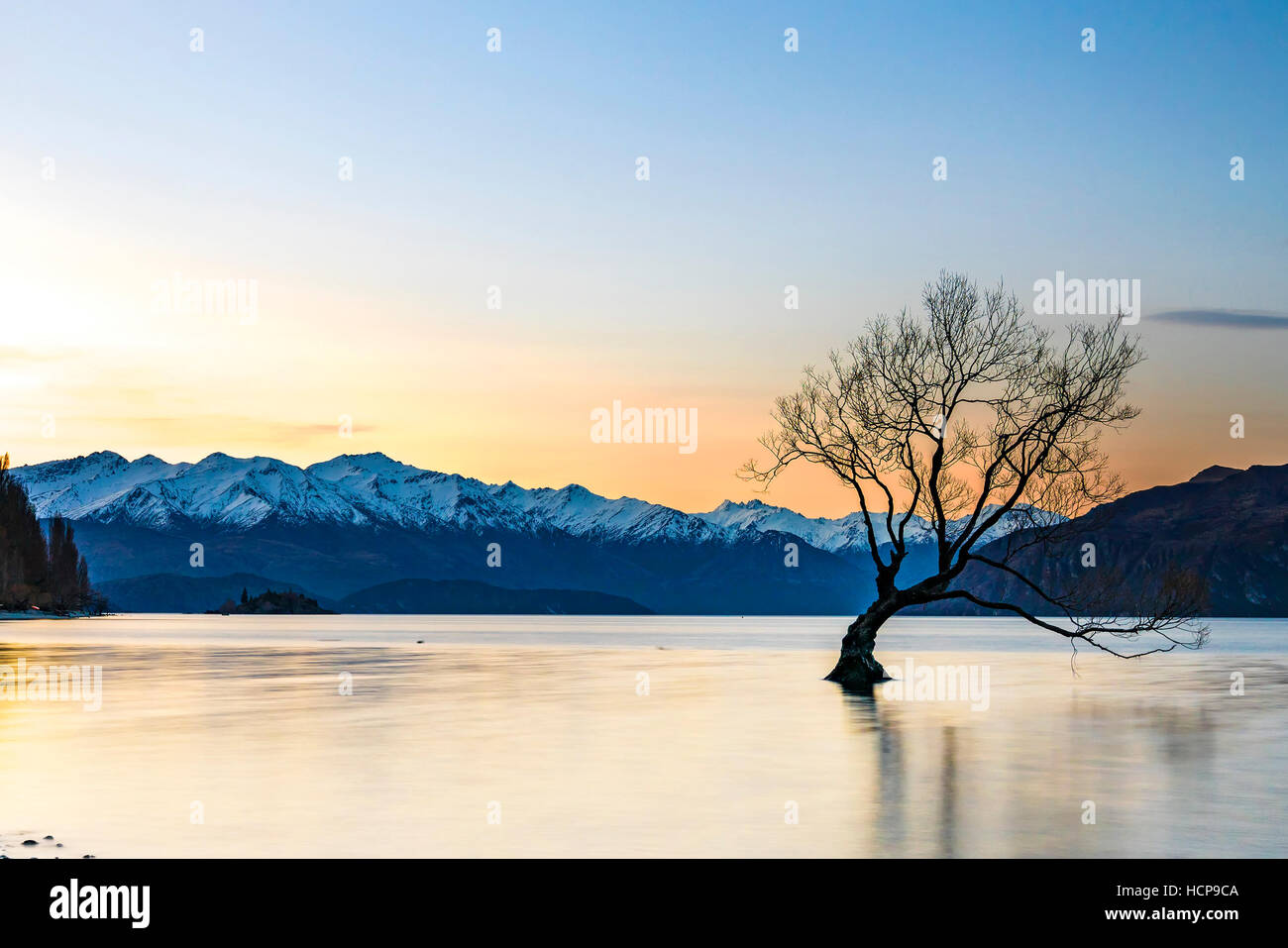 Sunset from Wanaka Lake, New Zealand Stock Photo - Alamy