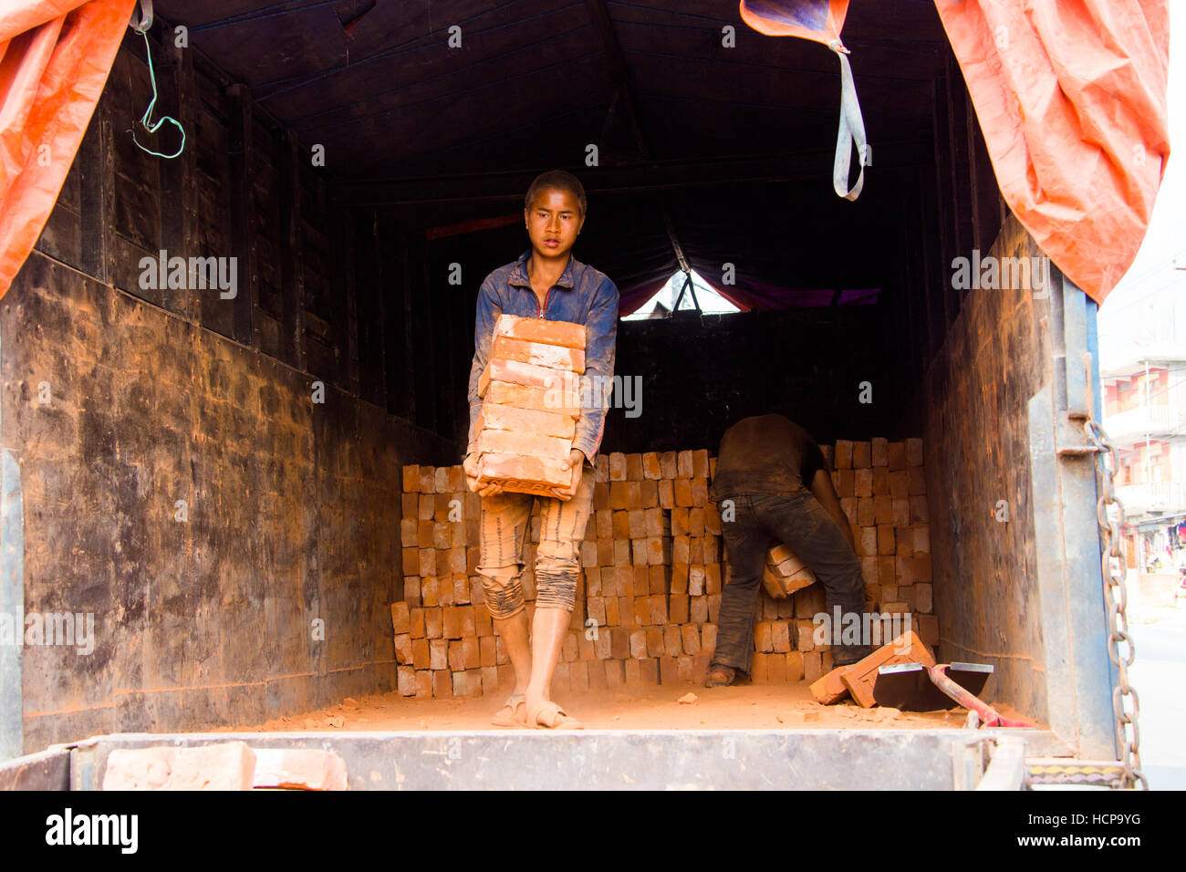 Truck transporting bricks hi-res stock photography and images - Alamy