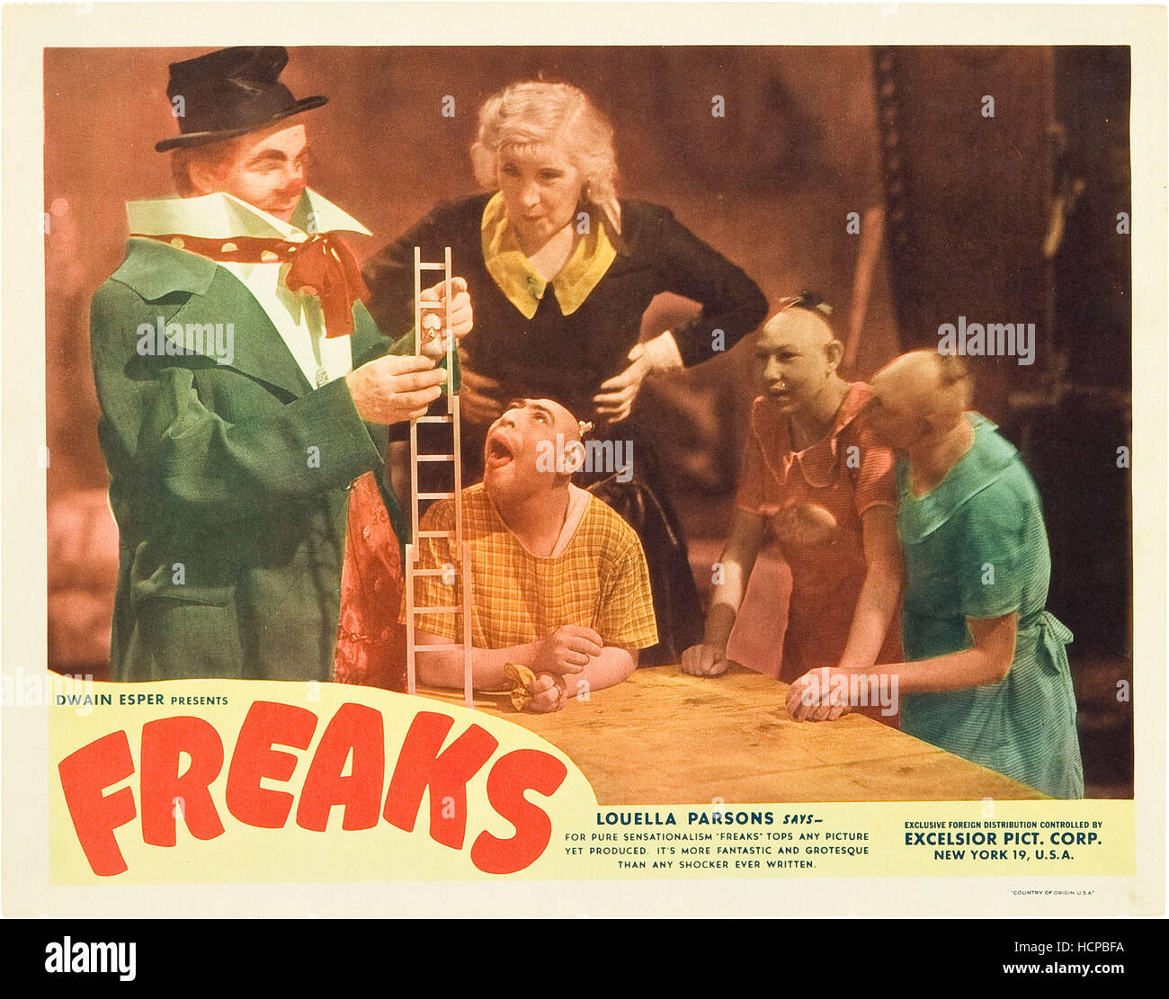 FREAKS, standing from left: Wallace Ford, Rose Dione, Elvira Snow, Jenny  Lee Snow; seated left: Schlitze, 1932 Stock Photo - Alamy