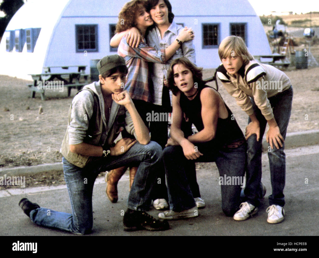 OVER THE EDGE, (front row) Vincent Spano, Matt Dillon, Tom Fergus, (back  row) Pamela Ludwig, Michael Kramer, 1979 Stock Photo - Alamy