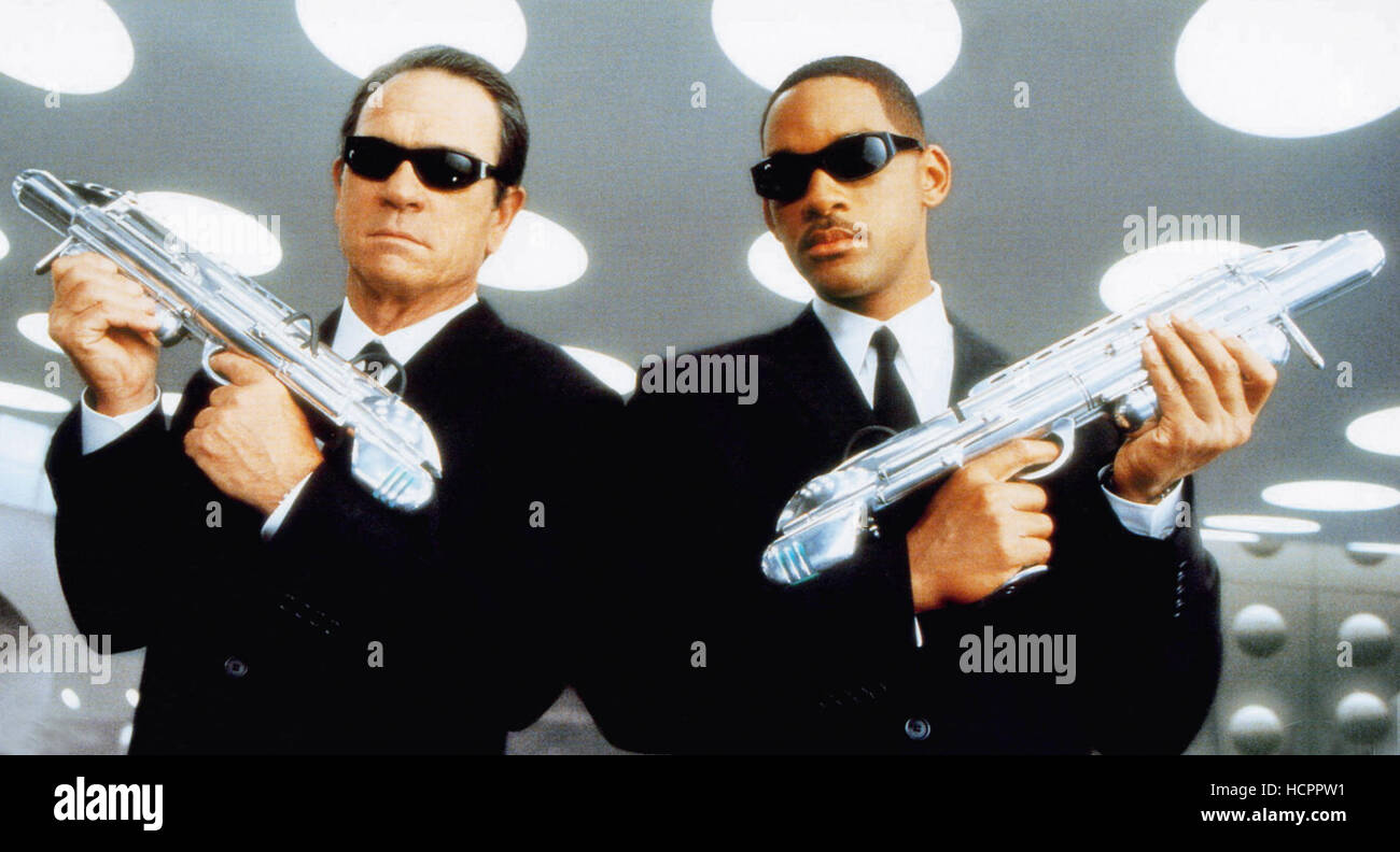 MEN IN BLACK II, from left Tommy Lee Jones, Will Smith, 2002