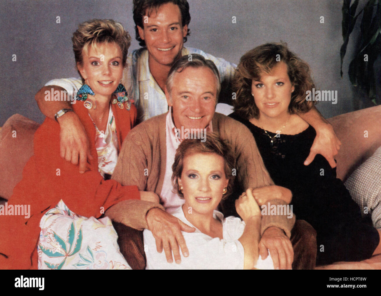 THAT'S LIFE!, (clockwise from top center): Chris Lemmon, Emma Walton, Jack  Lemmon, Julie Andrews, Jennifer Edwards, 1986 Stock Photo - Alamy