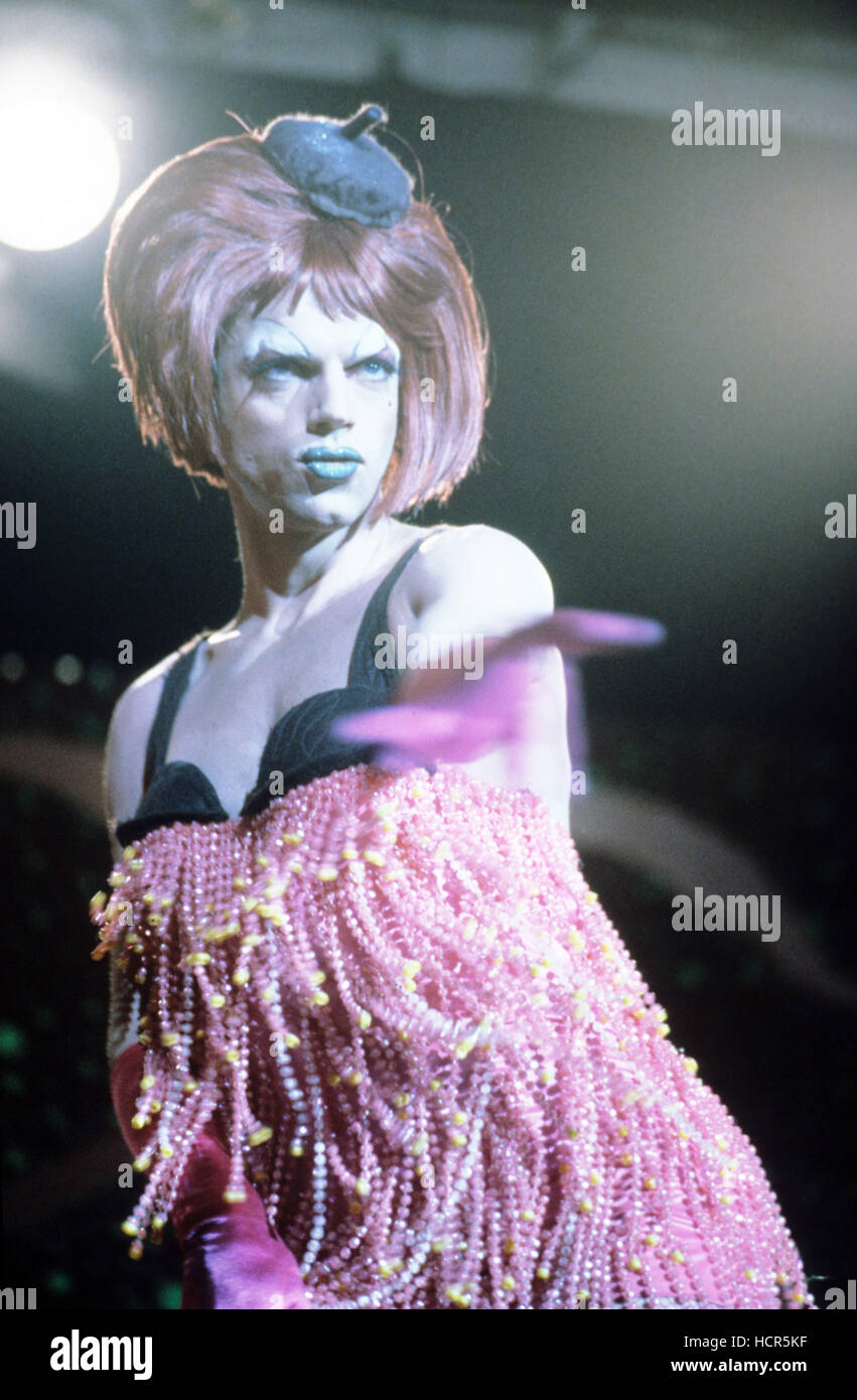 the-adventures-of-priscilla-queen-of-the-desert-hugo-weaving-1994