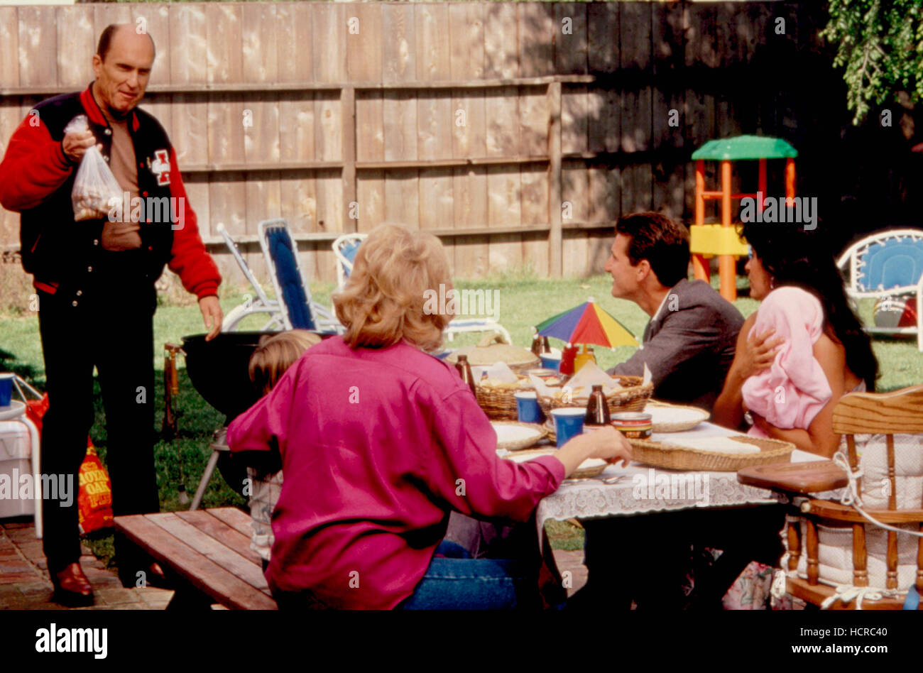COLORS, Robert Duvall (far left), Sean Penn (center right), 1988, (c