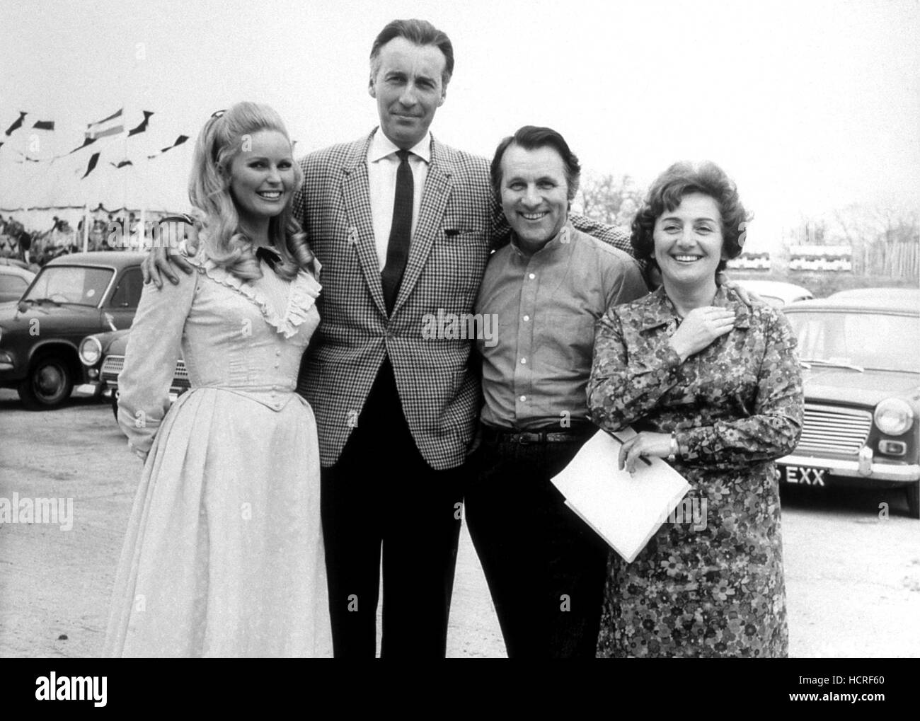 DRACULA HAS RISEN FROM THE GRAVE, Veronica Carlson, Christopher Lee,  Freddie Francis, Aida Young on-set, 1968 Stock Photo - Alamy