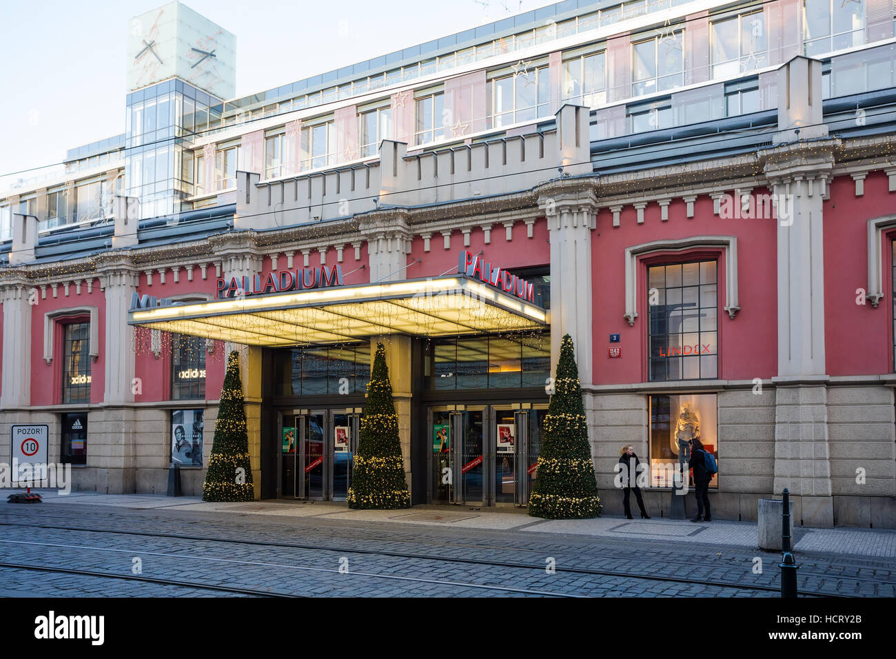 Shopping prague czechoslovakia hi-res stock photography and images - Alamy