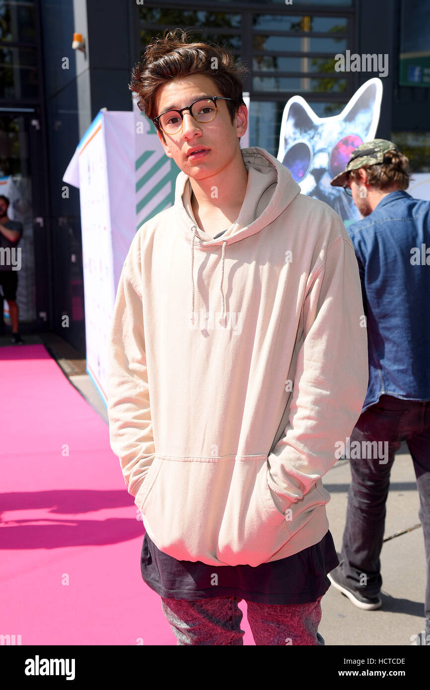 Doktor i filosofi legering Håbefuld YouTube VideoDays at Lanxess Arena. - Red Carpet Featuring: Noah Levi  Where: Cologne, Germany When: 19 Aug 2016 Stock Photo - Alamy