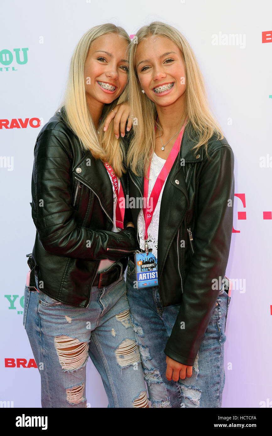 YouTube VideoDays at Lanxess Arena. - Red Carpet Featuring: Lisa und Lena  Where: Cologne, Germany When: 19 Aug 2016 Stock Photo - Alamy
