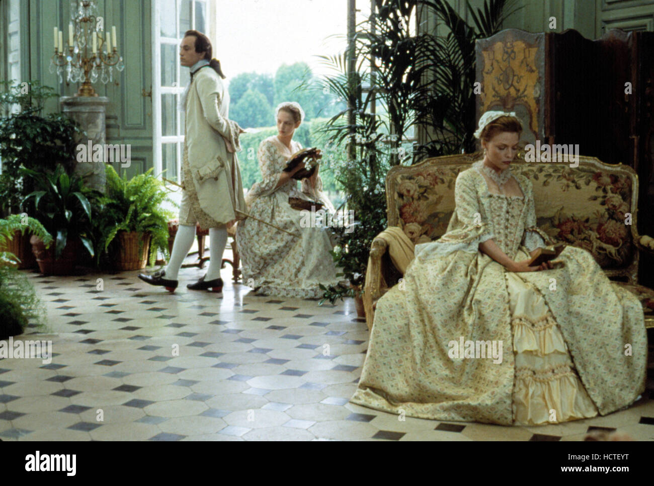 Dangerous Liaisons 1988 John Malkovich Hi res Stock Photography And dangerous-liaisons-1988-john-malkovich-hi-res-stock-photography-and