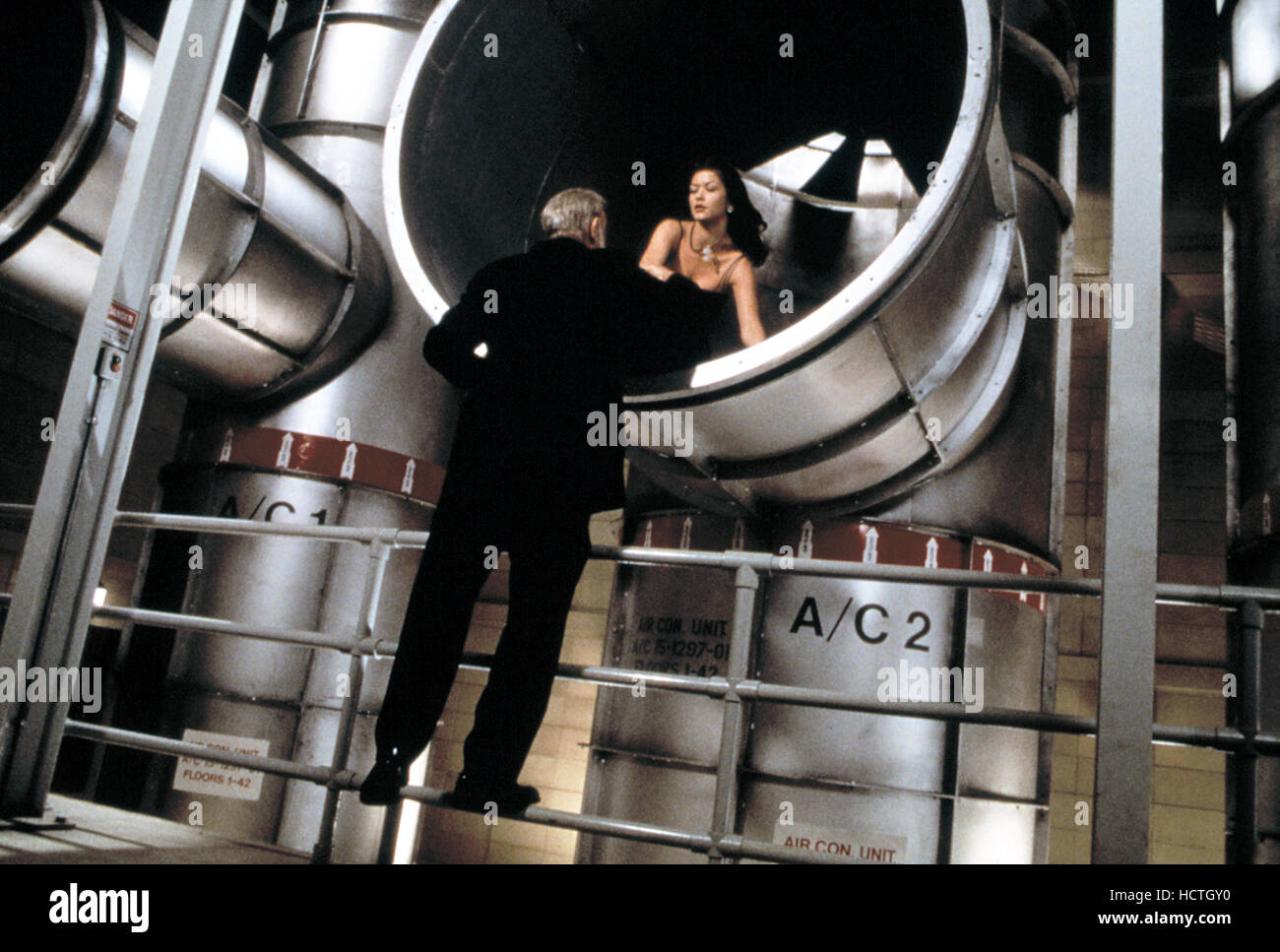 ENTRAPMENT, Sean Connery, Catherine ZetaJones, 1999, TM and Copyright © 20th Century Fox Film
