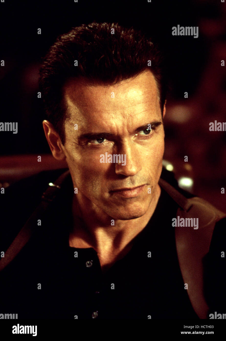 ERASER, Arnold Schwarzenegger, 1996 Stock Photo Alamy