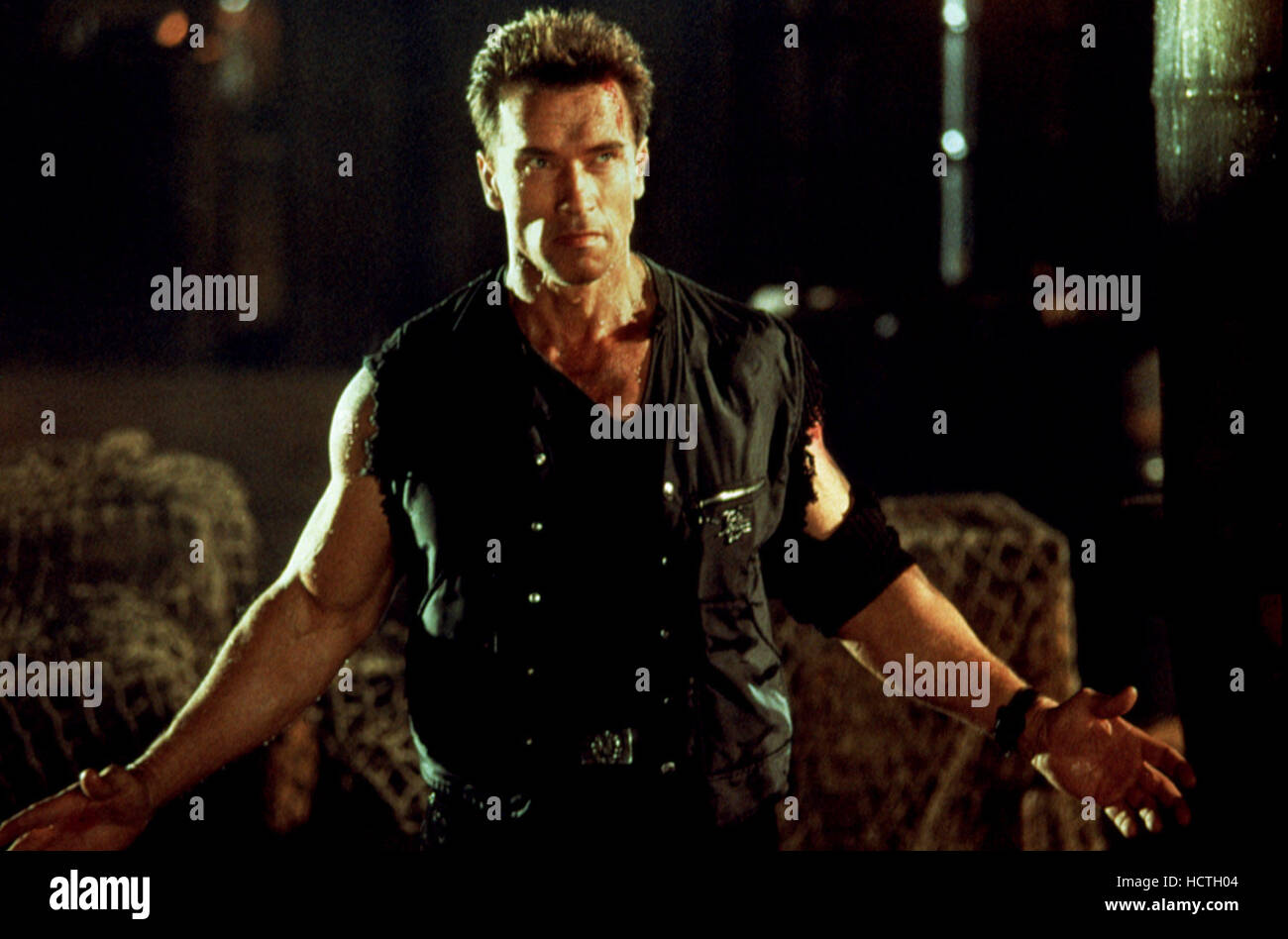 ERASER, Arnold Schwarzenegger, 1996 Stock Photo Alamy