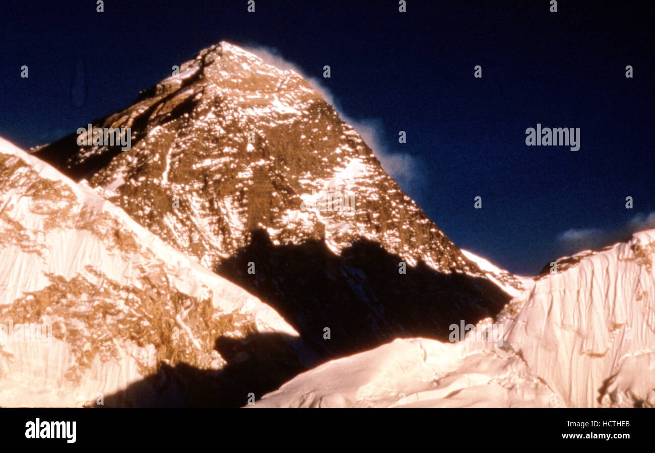 EVEREST, Mt. Everest, 1998. (c) IMAX Pictures/ Courtesy Everett