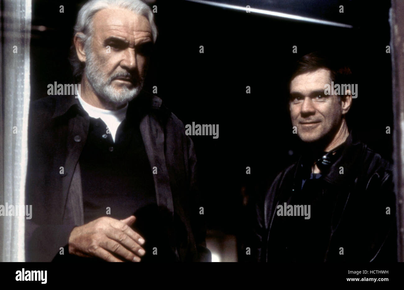 FINDING FORRESTER, Sean Connery, director Gus Van Sant, on set, 2000