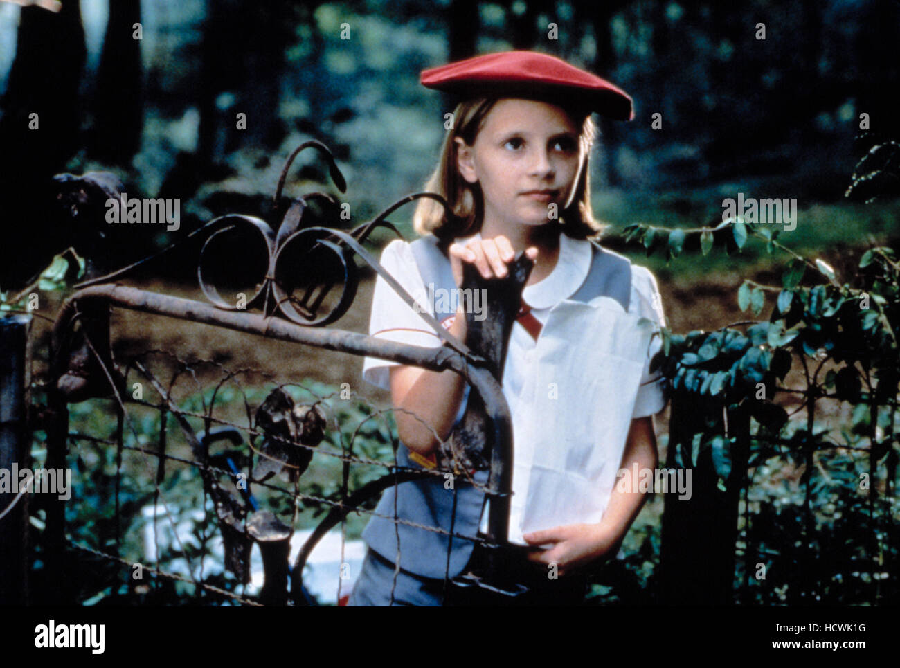 LAWN DOGS, Mischa Barton, 1997. (c) Strand Releasing/ Courtesy: Everett ...