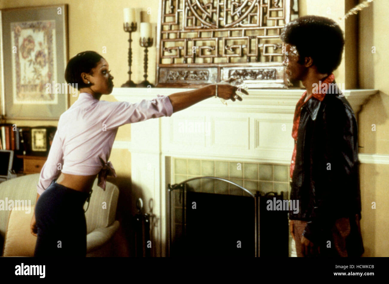 the-ladies-man-tamala-jones-tim-meadows-2000-cparamountcourtesy-everett-HCWKCB.jpg
