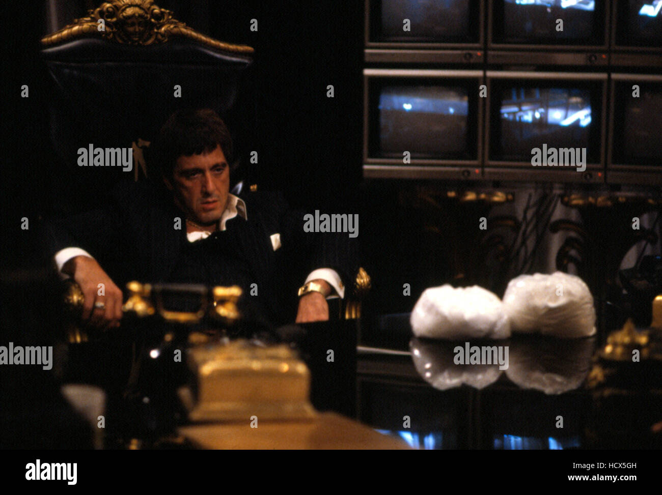 Al pacino scarface cocaine hi-res stock photography and images - Alamy