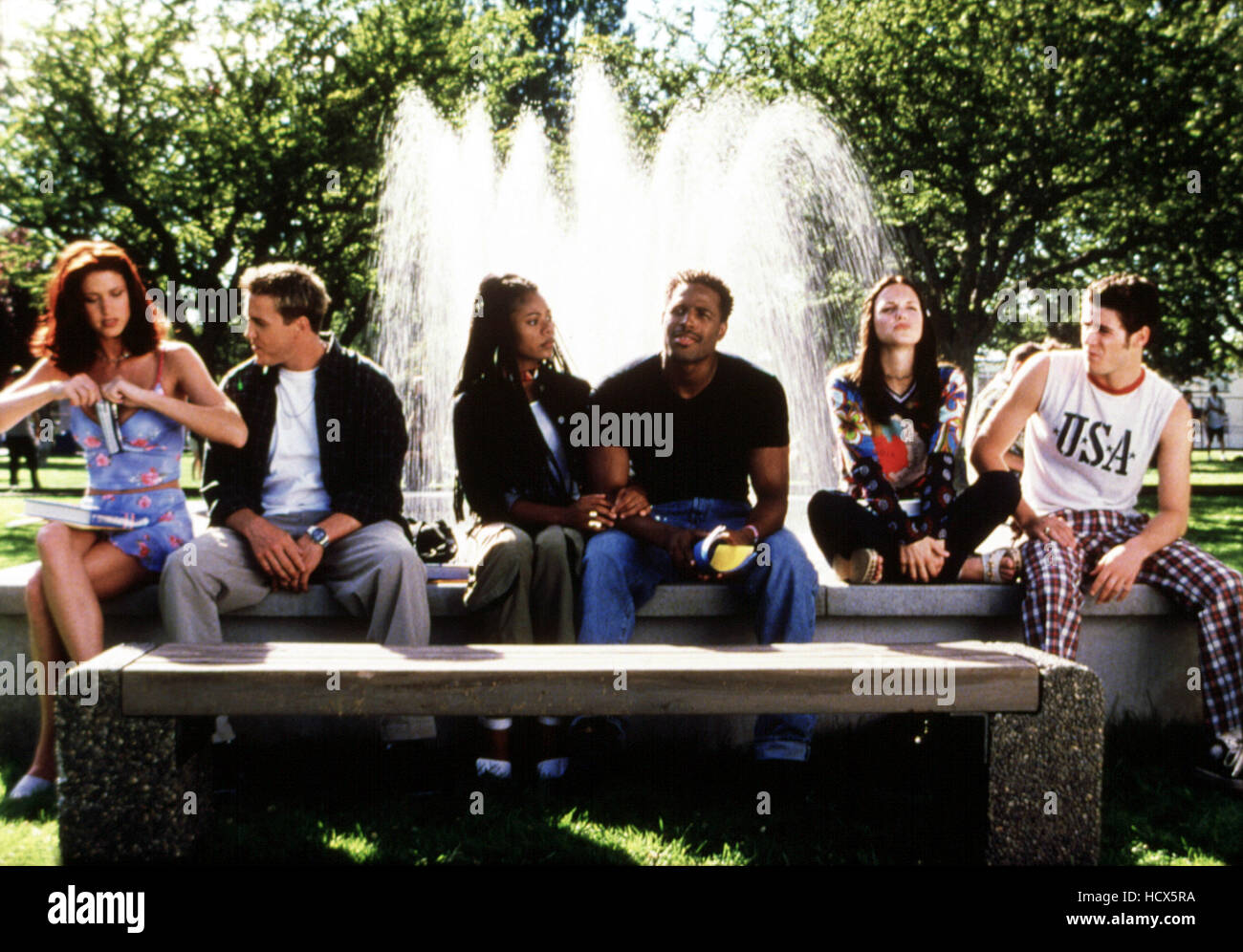 SCARY MOVIE, Shannon Elizabeth, Lochlyn Munro, Regina Hall, Shawn Wayans, Anna Faris, Jon