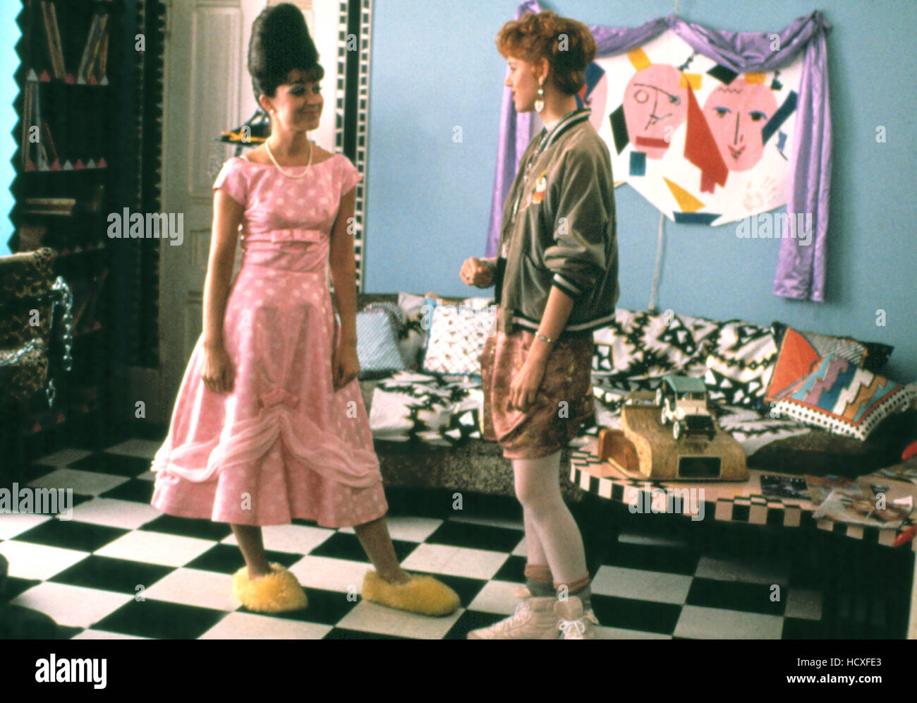 PRETTY IN PINK, Annie Potts, Molly Ringwald, 1986 Stock Photo - Alamy