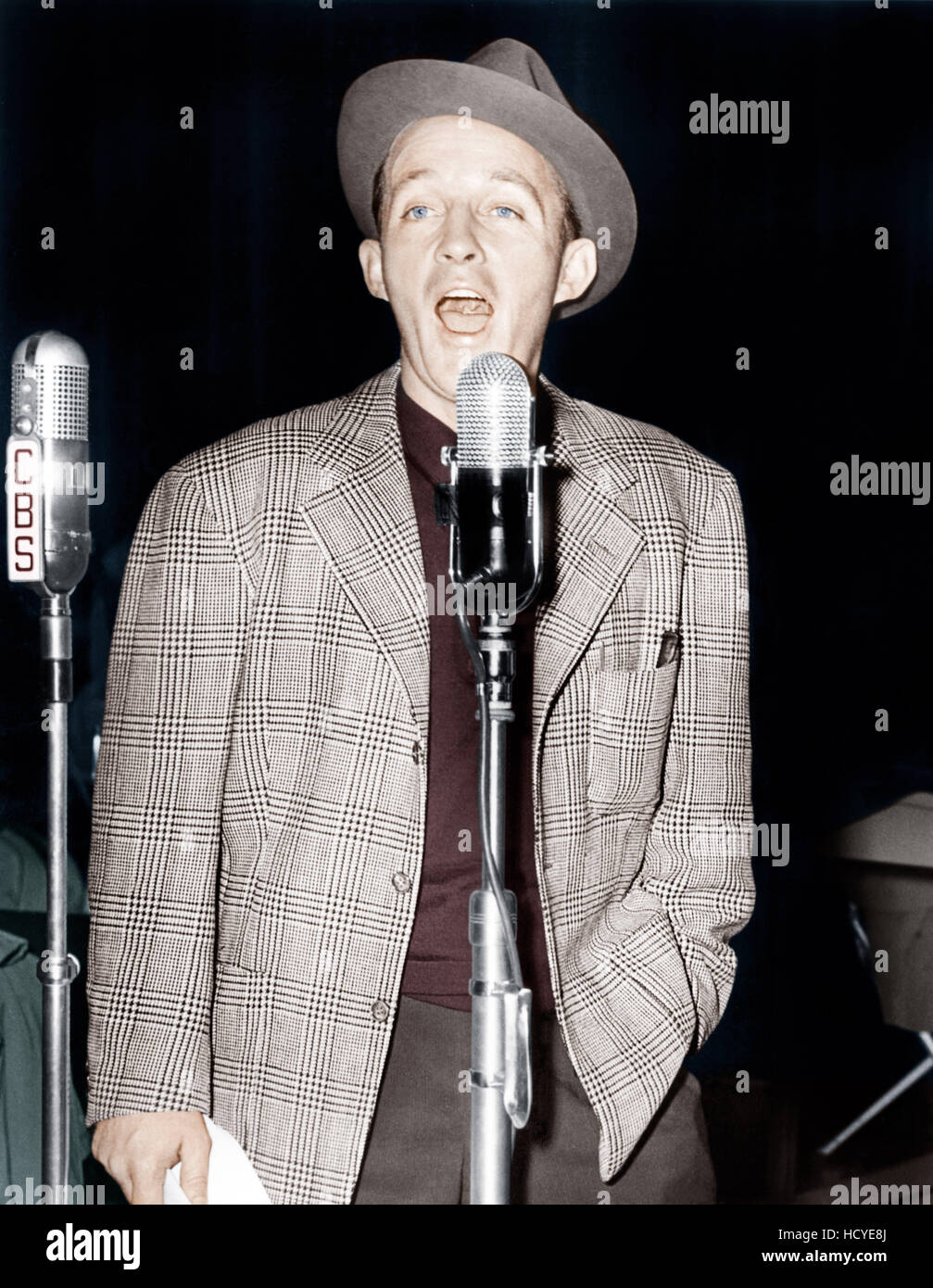 Bing Crosby, radio broadcast, ca. 1949 Stock Photo