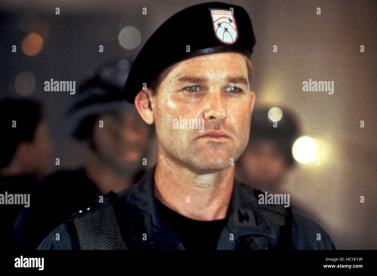 курт рассел звездные врата. курт рассел врата. звездные врата фильм 1994 курт рассел. курт рассел врата. курт рассел прическа площадка.