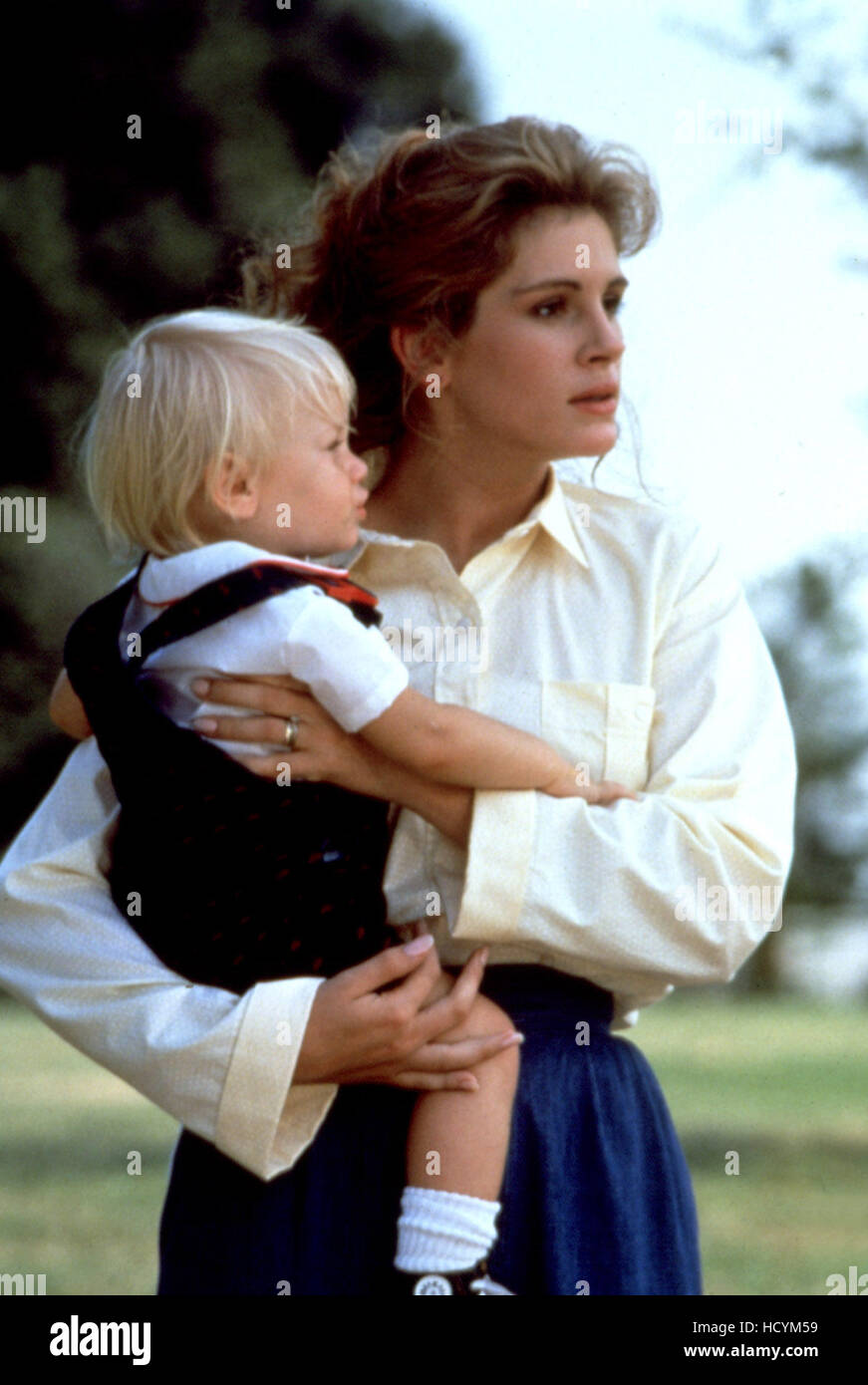 STEEL MAGNOLIAS, Julia Roberts, 1989, baby Stock Photo Alamy(02)