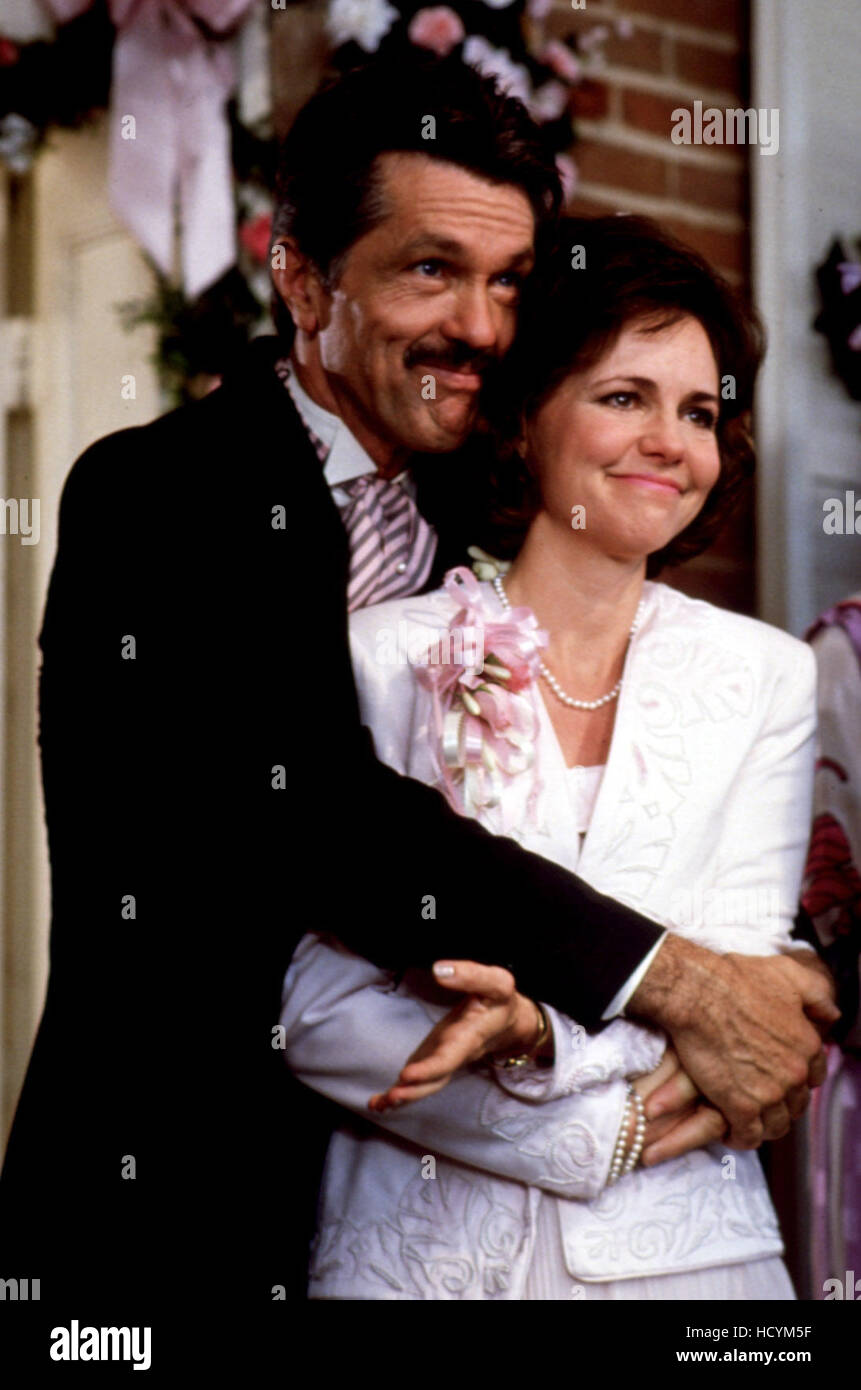 STEEL MAGNOLIAS, Tom Skerritt, Sally Field, 1989, parents of the bride