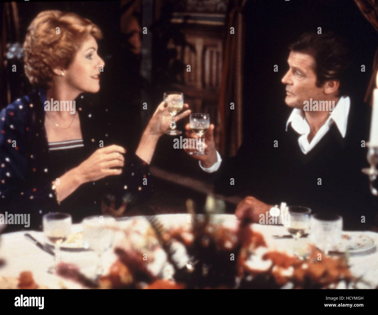SUNDAY LOVERS, Lynn Redgrave, Roger Moore, 1980, (c) United Artists/courtesy Everett Collection Stock Photo