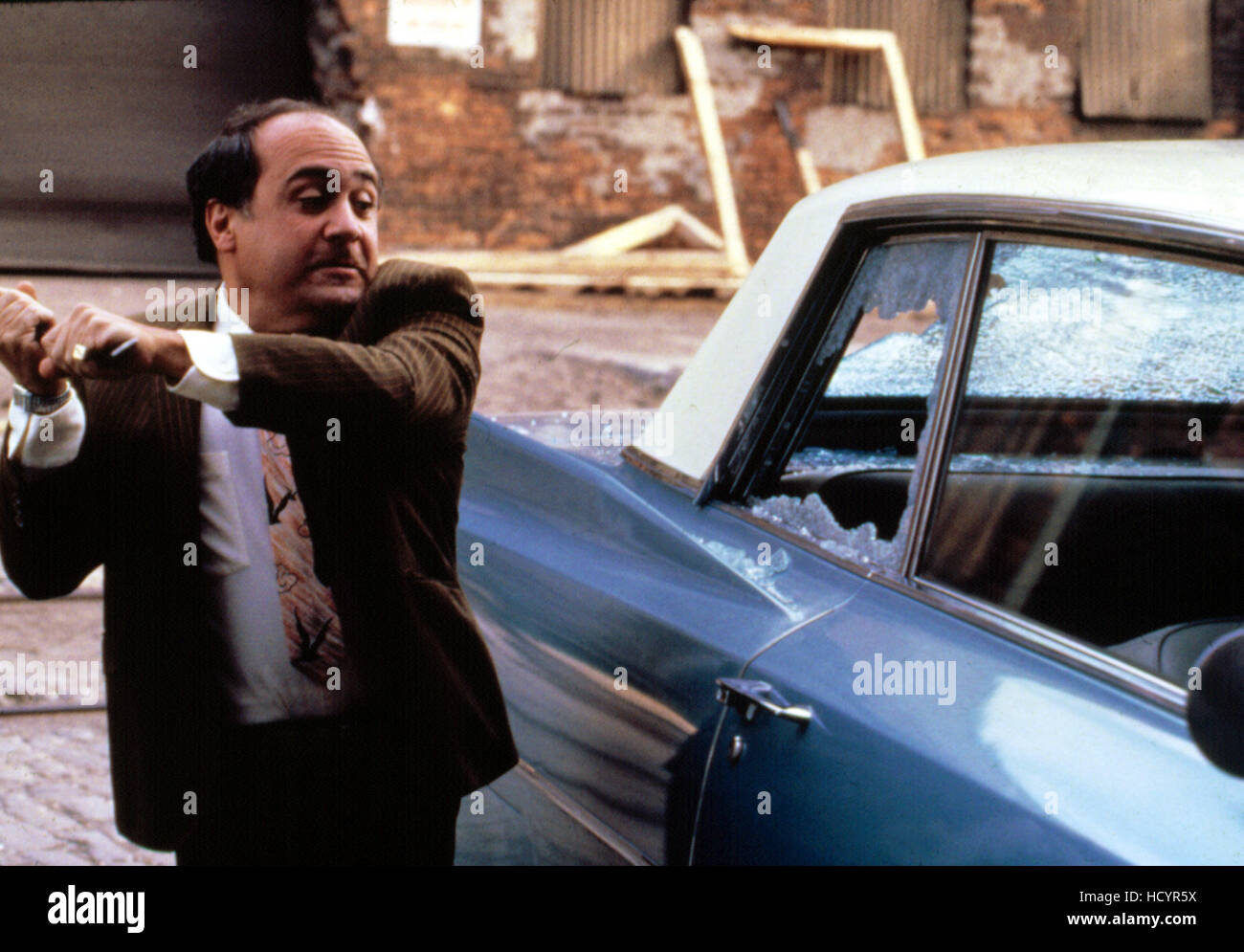 Watch Danny DeVito Risponde Alle Domande Più Cercate Del Web 2022 09 28 - Foto 8