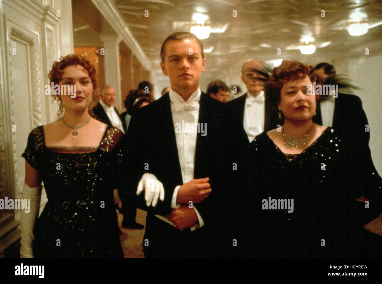 TITANIC, Kate Winslet, Leonardo Di Caprio, Kathy Bates, 1997, TM \u0026  Copyright (c) 20th Century Fox Film Corp. All rights Stock Photo - Alamy, image size:1300x967