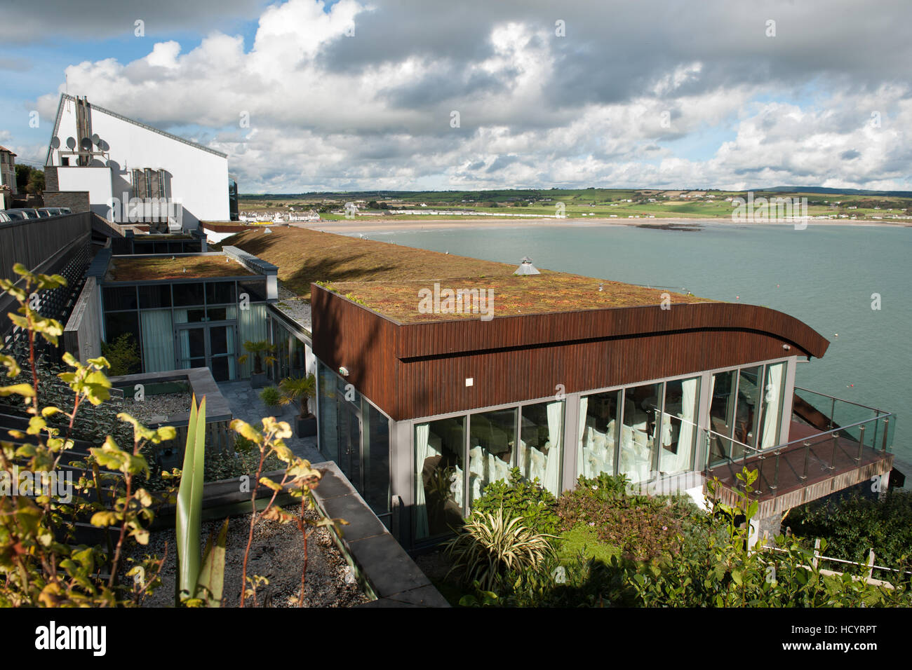 The Luxury Five Star Cliff House Hotel With Ardmore Beach In The Background Stock Photo Alamy The Luxury Five Star Cliff House Hotel With Ardmore Beach In The Background Stock Photo Alamy