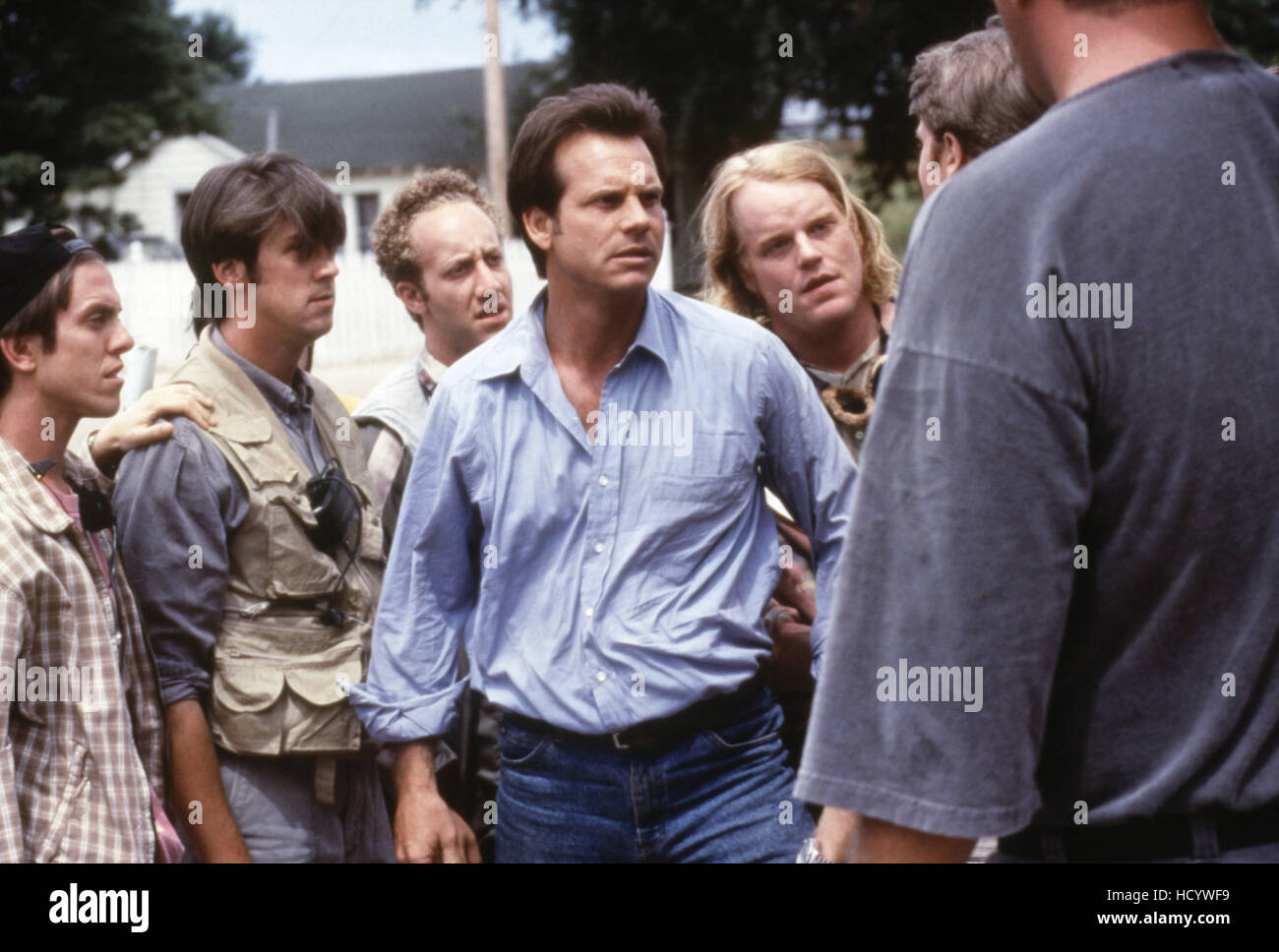 TWISTER, from left: Sean Whalen, Jeremy Davies, Joey Slotnick, Bill Paxton  (blue shirt), Philip Seymour Hoffman, 1996, © Warner Stock Photo - Alamy